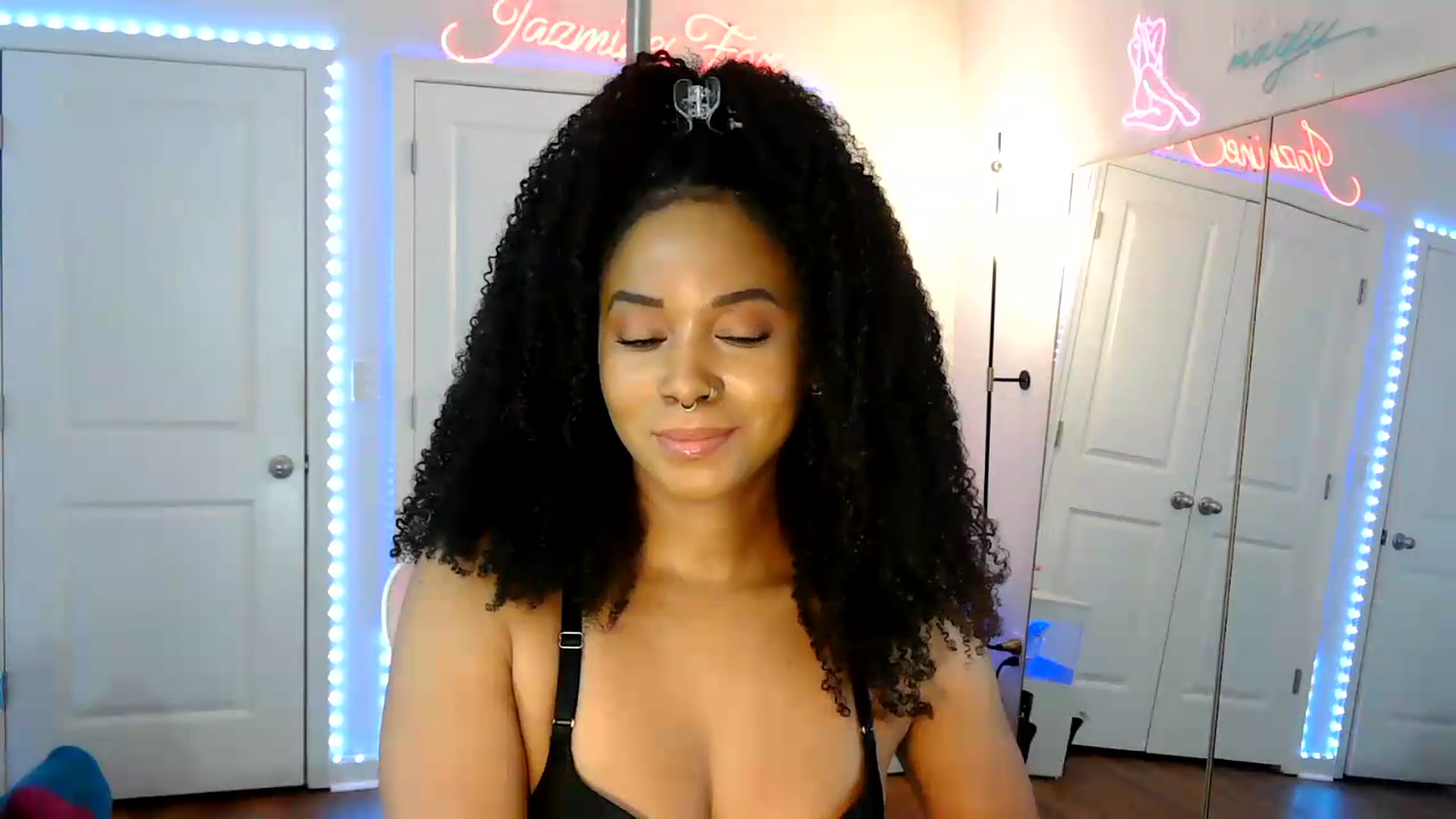 Gallery image thumbnail from Jazminefox's myfreecams stream on, 07/01/2026, 19:38 image 13 of 20