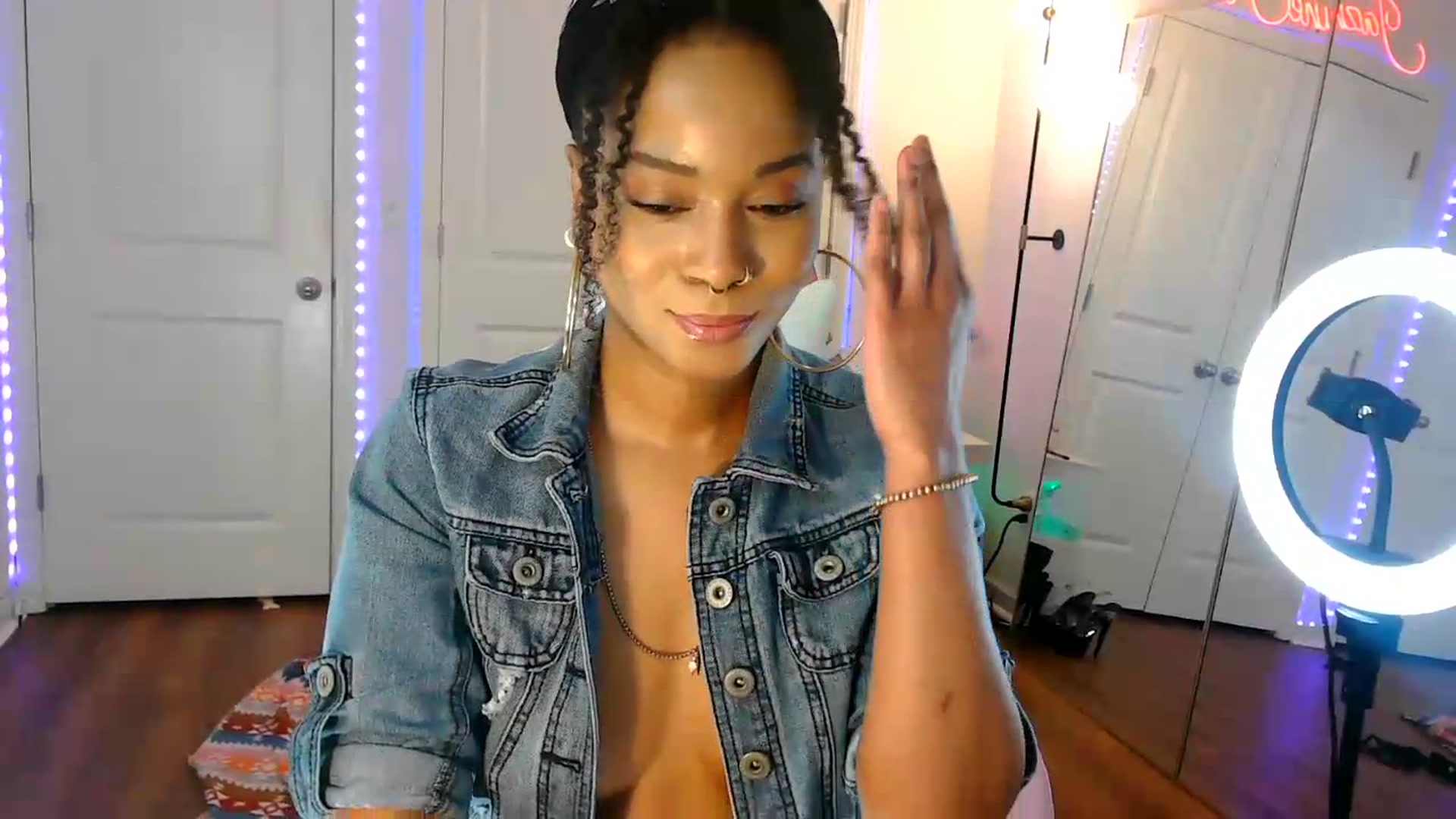 Gallery image thumbnail from Jazminefox's myfreecams stream on, 07/08/2026, 03:19 image 5 of 20