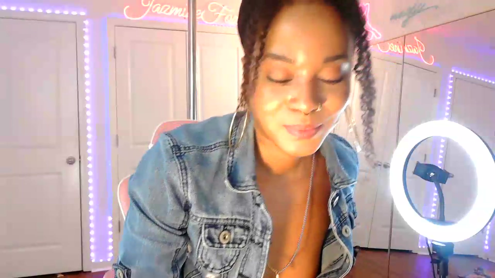 Gallery image thumbnail from Jazminefox's myfreecams stream on, 07/08/2026, 03:19 image 20 of 20