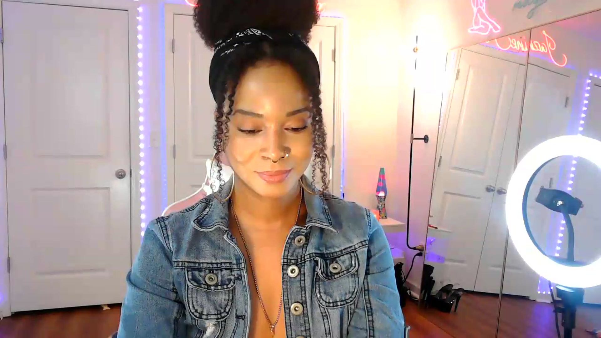 Gallery image thumbnail from Jazminefox's myfreecams stream on, 07/08/2026, 03:19 image 15 of 20