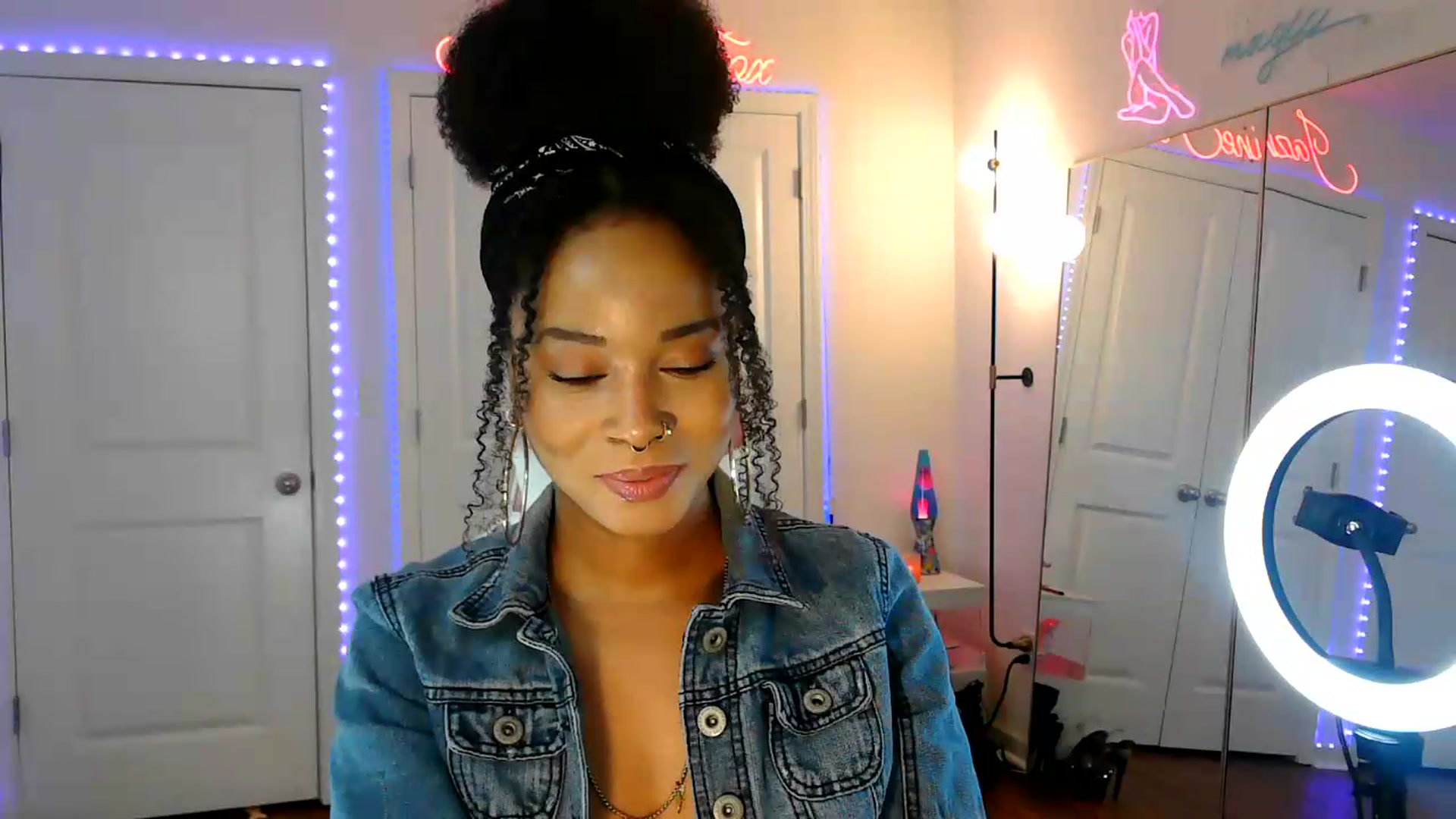 Gallery image thumbnail from Jazminefox's myfreecams stream on, 07/08/2026, 03:19 image 10 of 20
