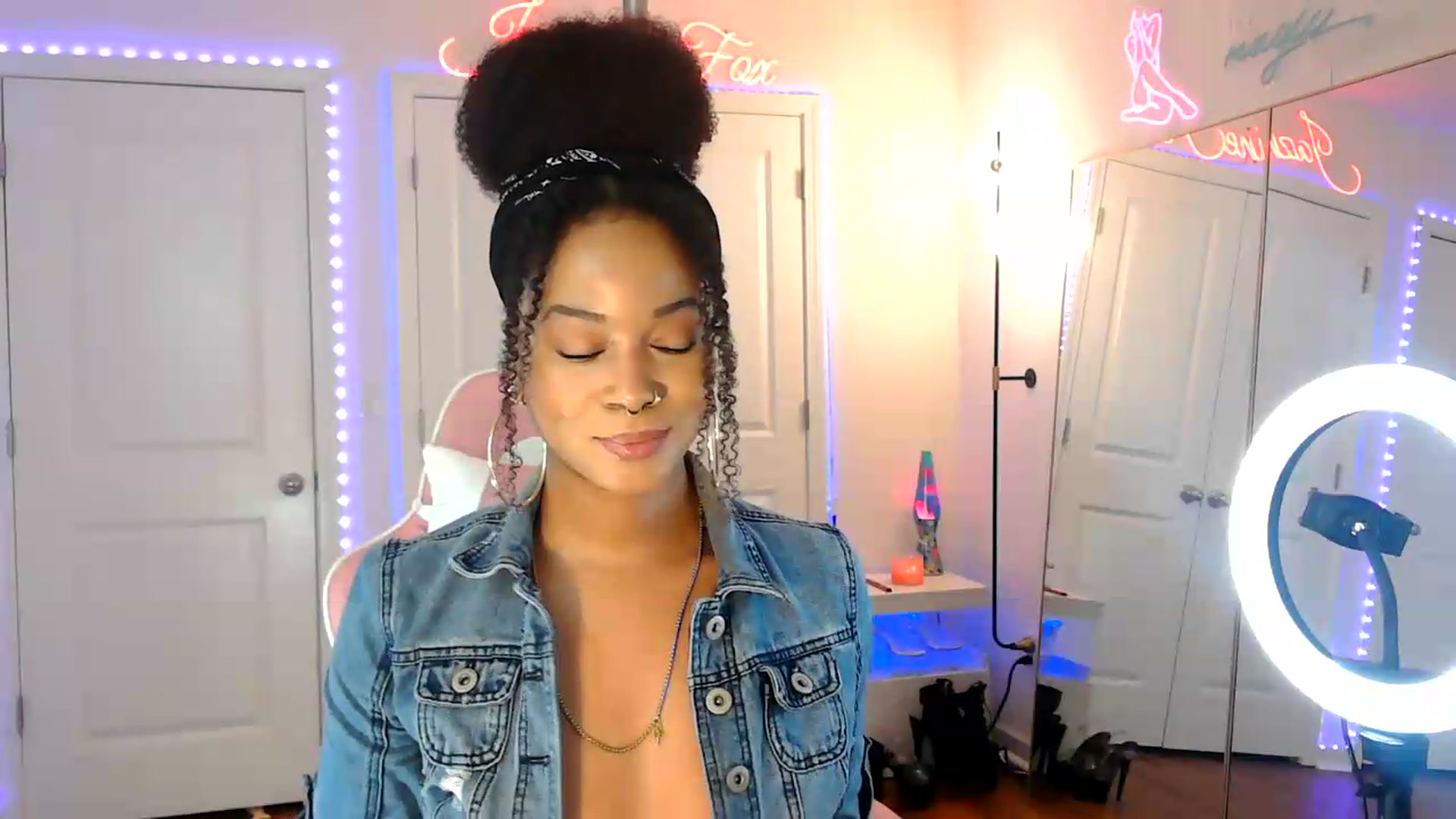 Gallery image thumbnail from Jazminefox's myfreecams stream on, 07/08/2026, 03:19 image 13 of 20