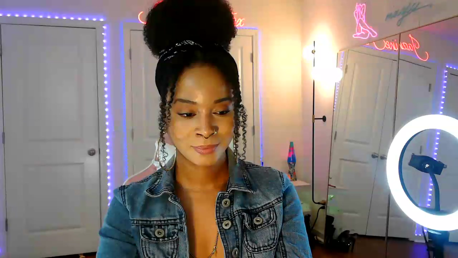 Gallery image thumbnail from Jazminefox's myfreecams stream on, 07/08/2026, 03:19 image 12 of 20