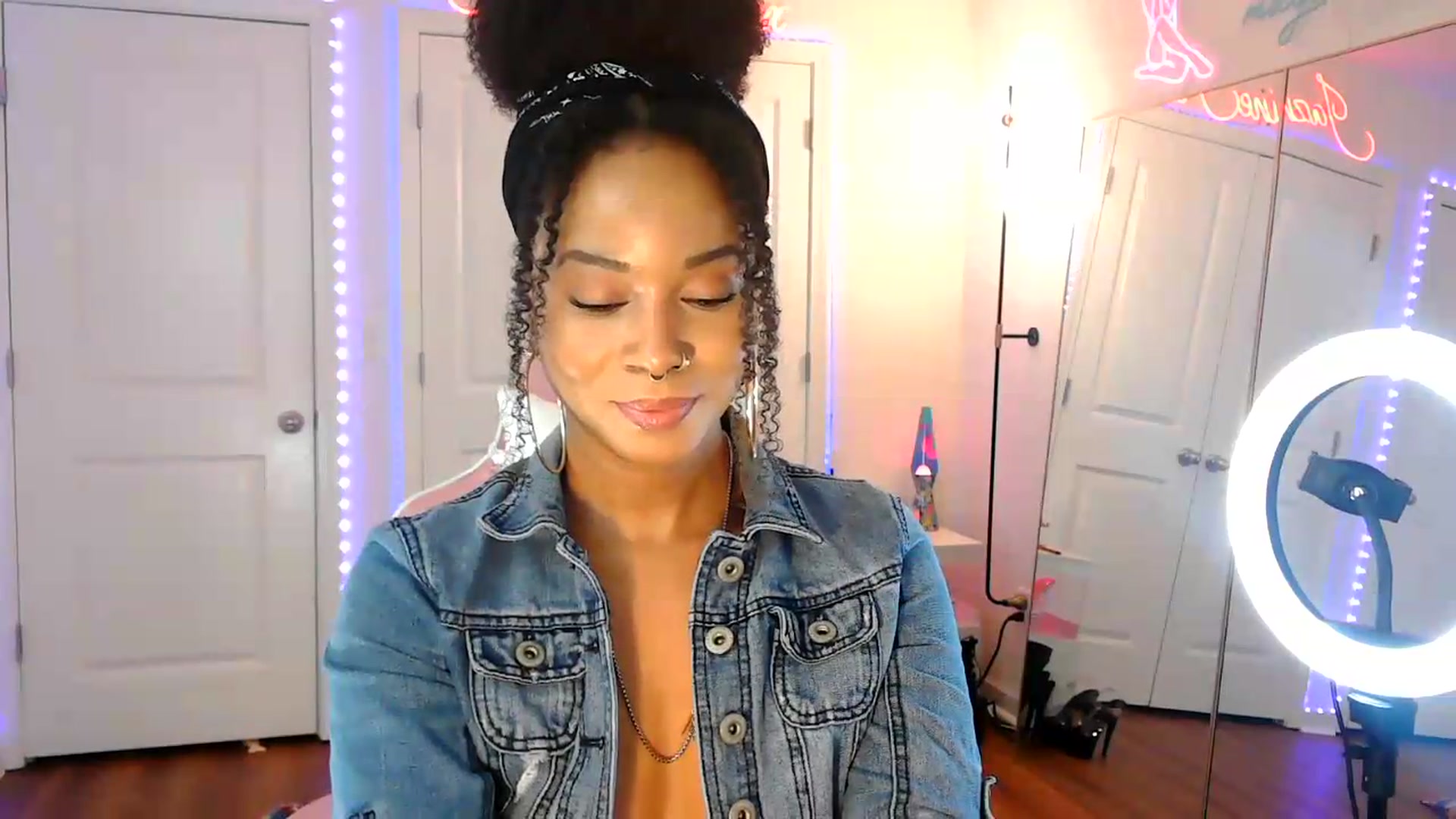Gallery image thumbnail from Jazminefox's myfreecams stream on, 07/08/2026, 03:19 image 14 of 20