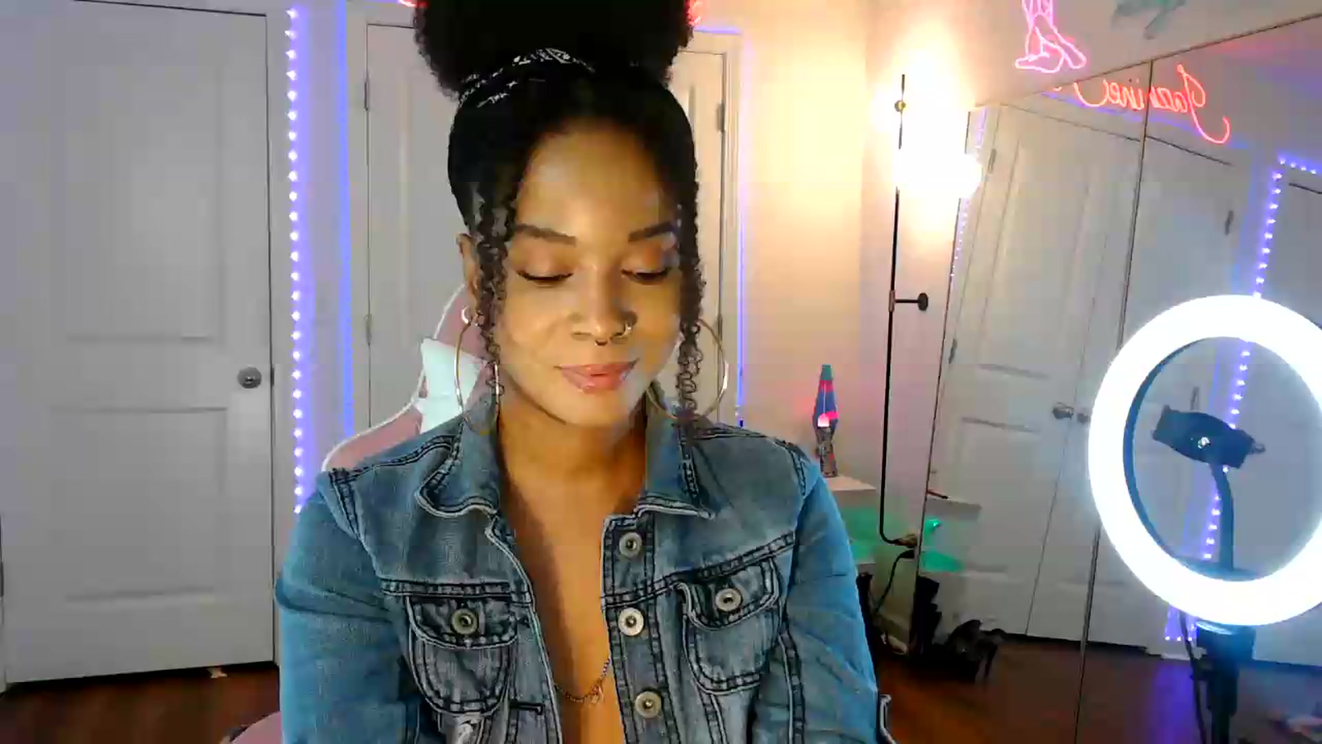 Gallery image thumbnail from Jazminefox's myfreecams stream on, 07/08/2026, 03:19 image 1 of 20