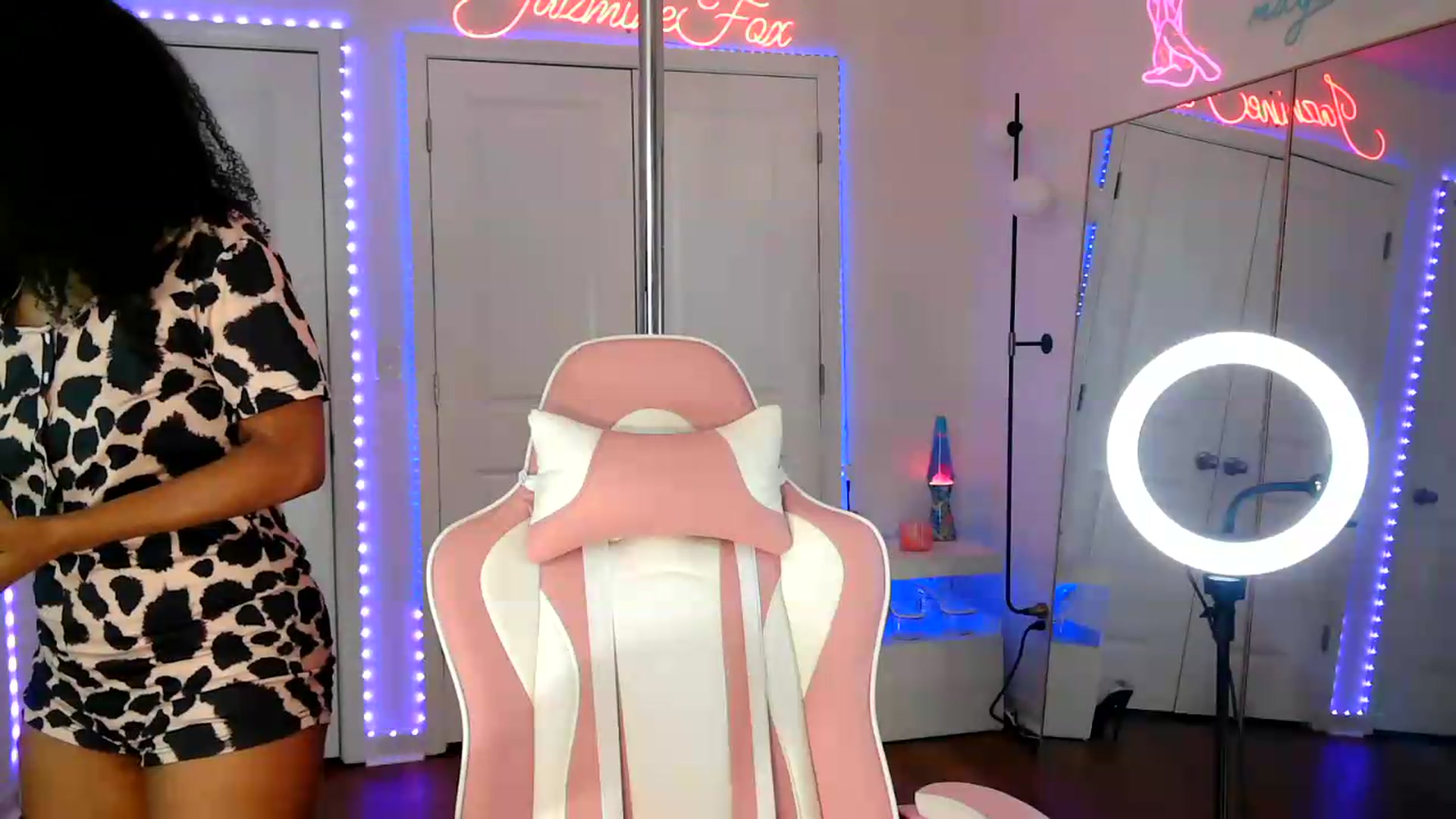 Gallery image thumbnail from Jazminefox's myfreecams stream on, 07/11/2026, 22:17 image 2 of 20