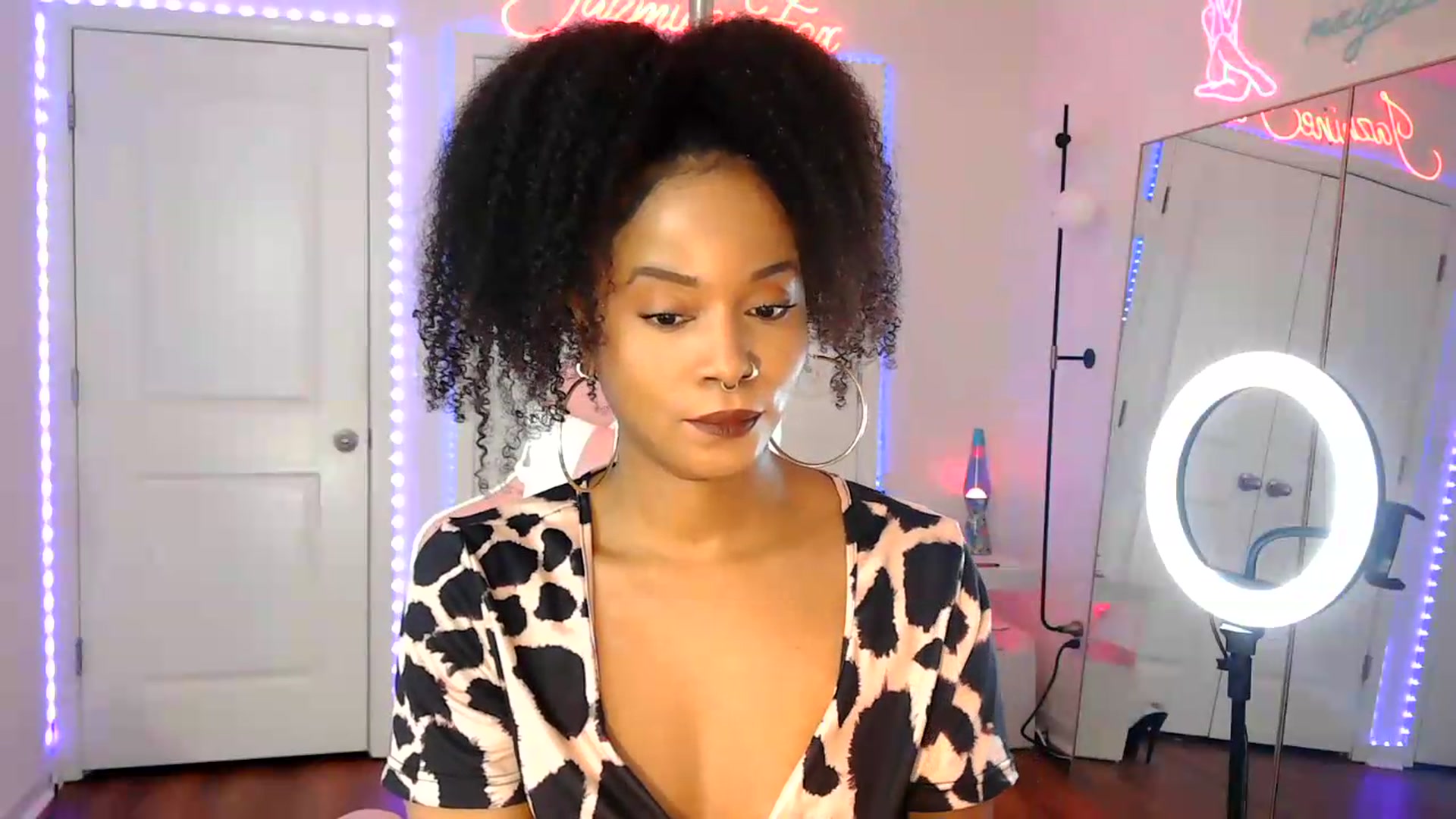 Gallery image thumbnail from Jazminefox's myfreecams stream on, 07/11/2026, 23:46 image 15 of 20