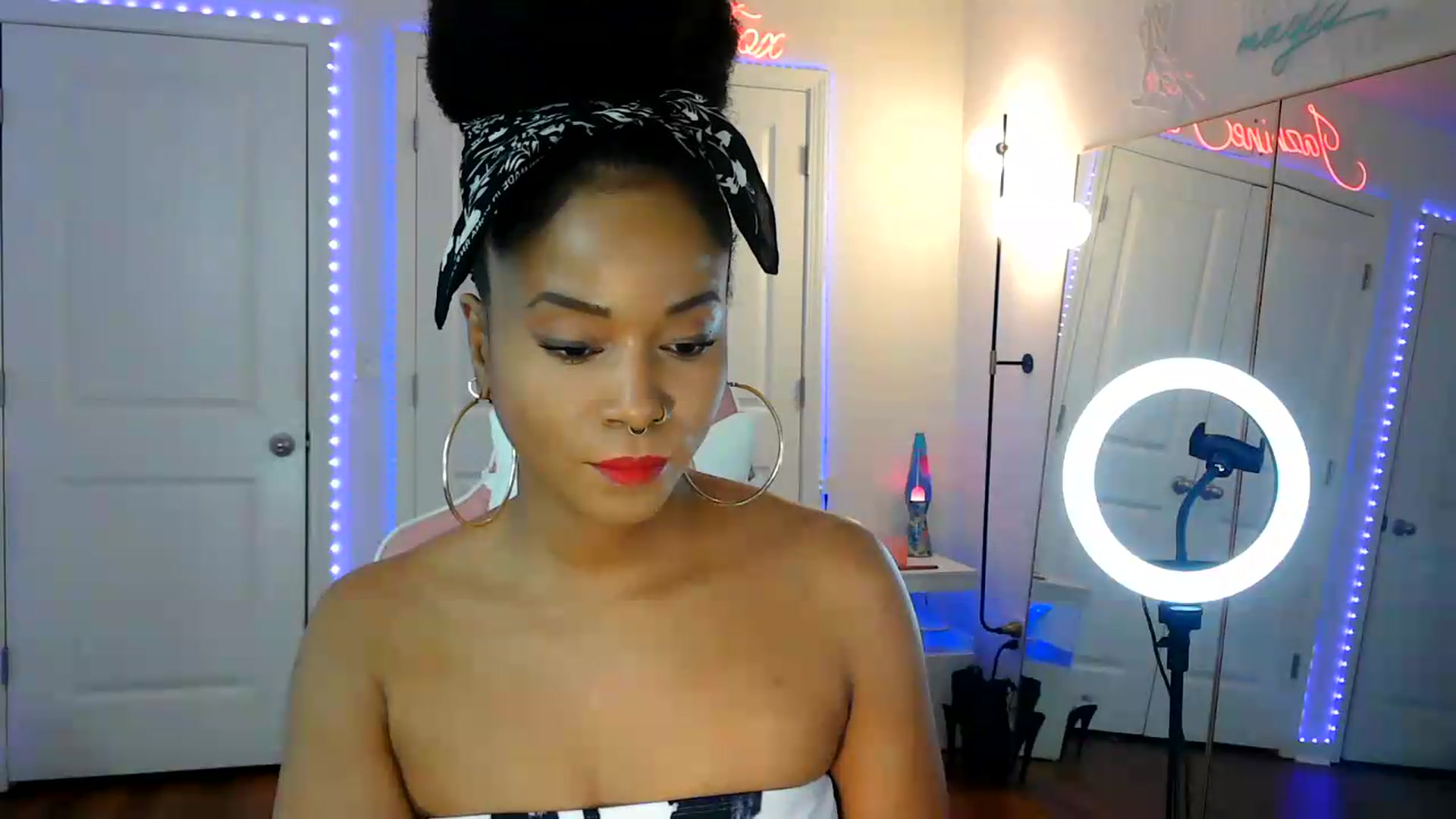 Gallery image thumbnail from Jazminefox's myfreecams stream on, 07/13/2026, 01:59 image 17 of 20