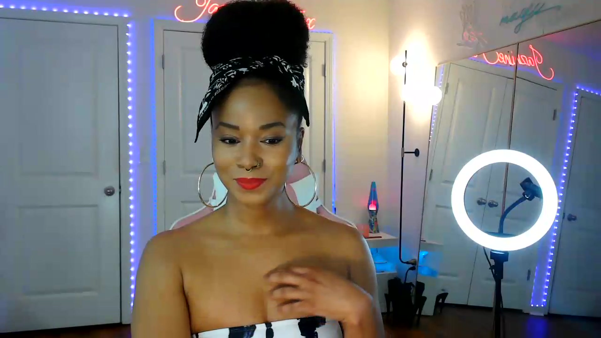 Gallery image thumbnail from Jazminefox's myfreecams stream on, 07/13/2026, 01:59 image 2 of 20