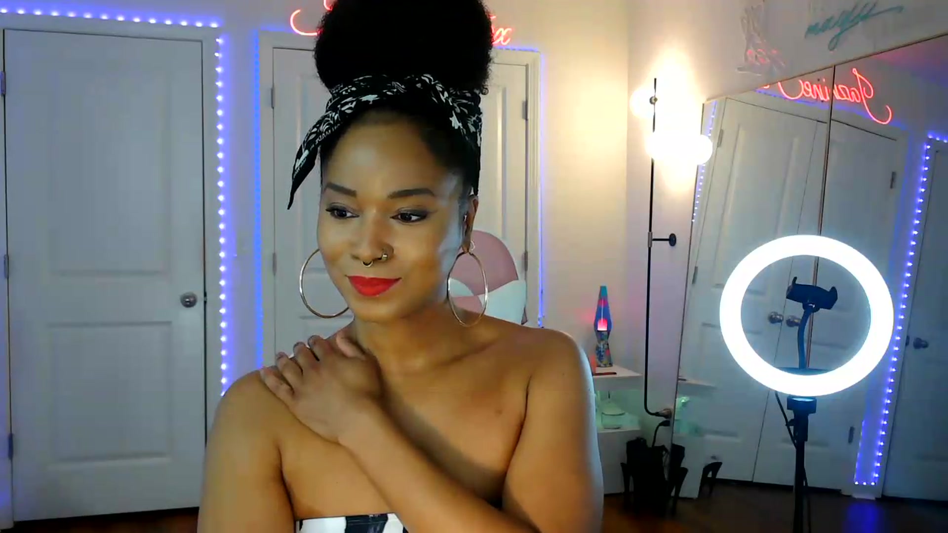 Gallery image thumbnail from Jazminefox's myfreecams stream on, 07/13/2026, 01:59 image 3 of 20