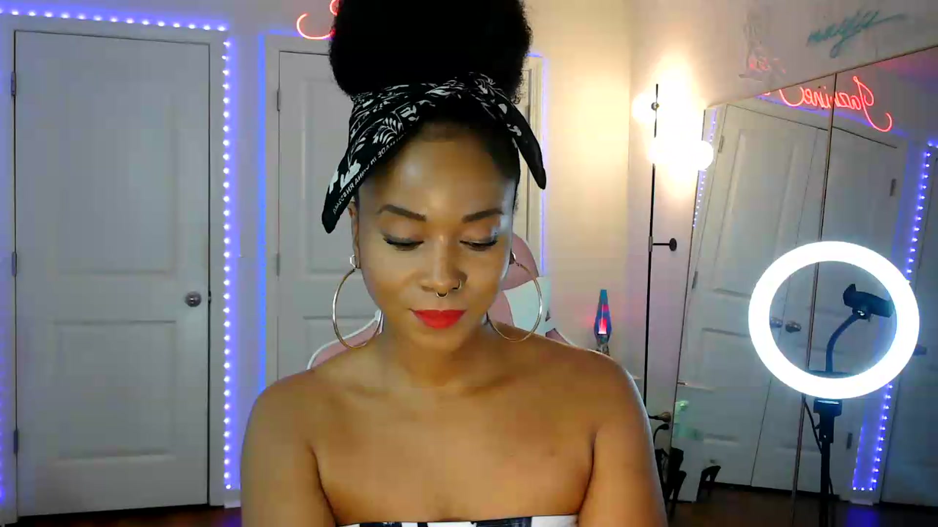 Gallery image thumbnail from Jazminefox's myfreecams stream on, 07/13/2026, 01:59 image 19 of 20
