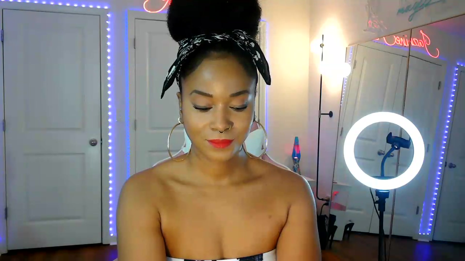 Gallery image thumbnail from Jazminefox's myfreecams stream on, 07/13/2026, 01:59 image 13 of 20