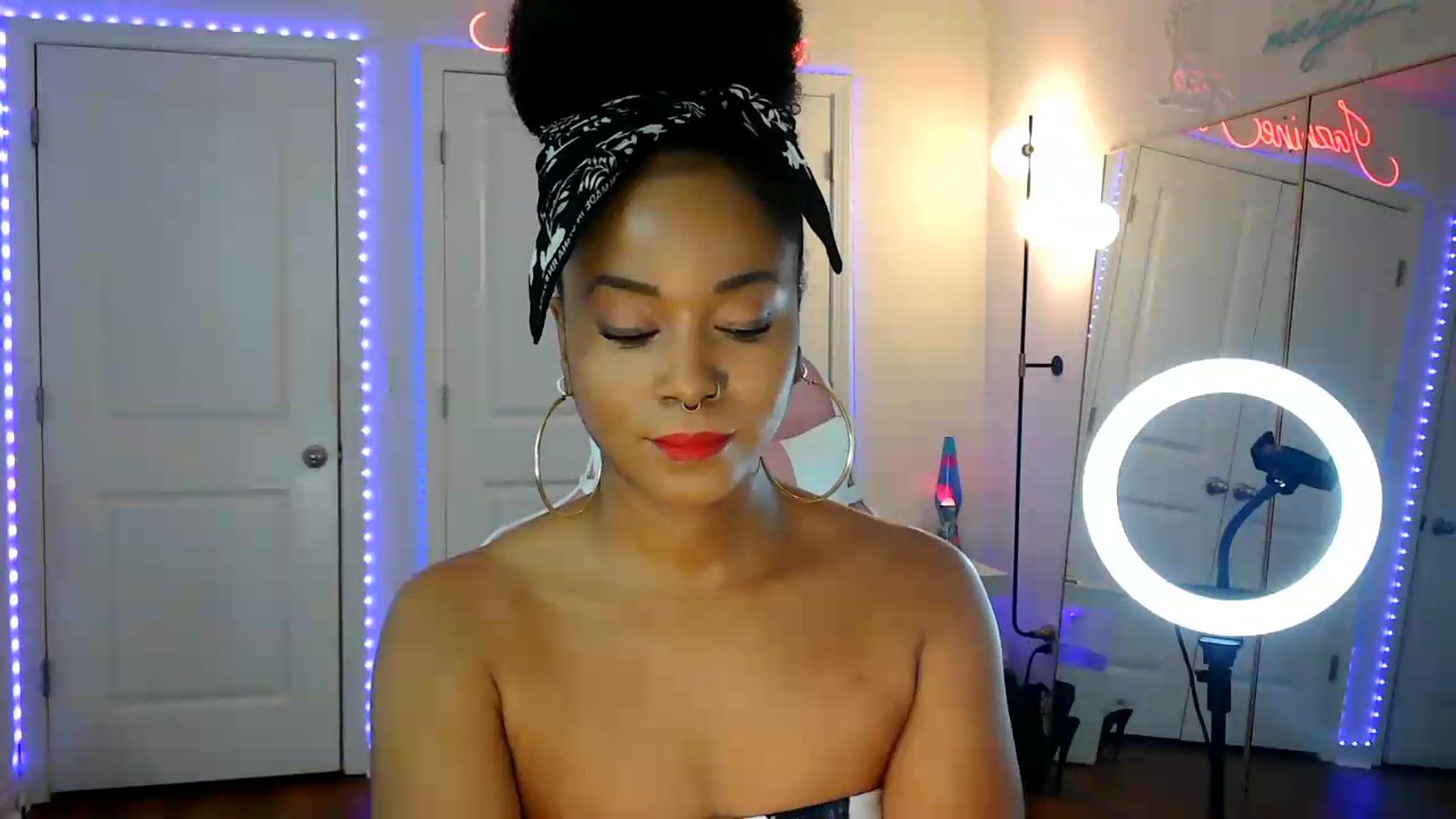 Gallery image thumbnail from Jazminefox's myfreecams stream on, 07/13/2026, 01:59 image 6 of 20
