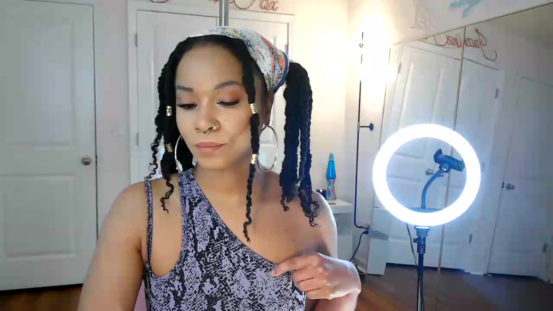 Gallery image thumbnail from Jazminefox's myfreecams stream on, 07/15/2026, 23:07 image 4 of 20