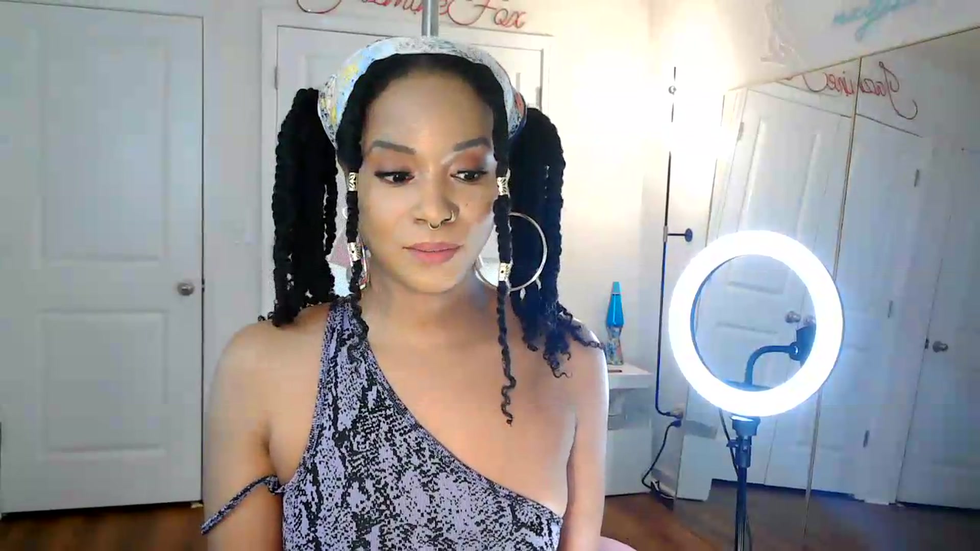 Gallery image thumbnail from Jazminefox's myfreecams stream on, 07/15/2026, 23:07 image 9 of 20