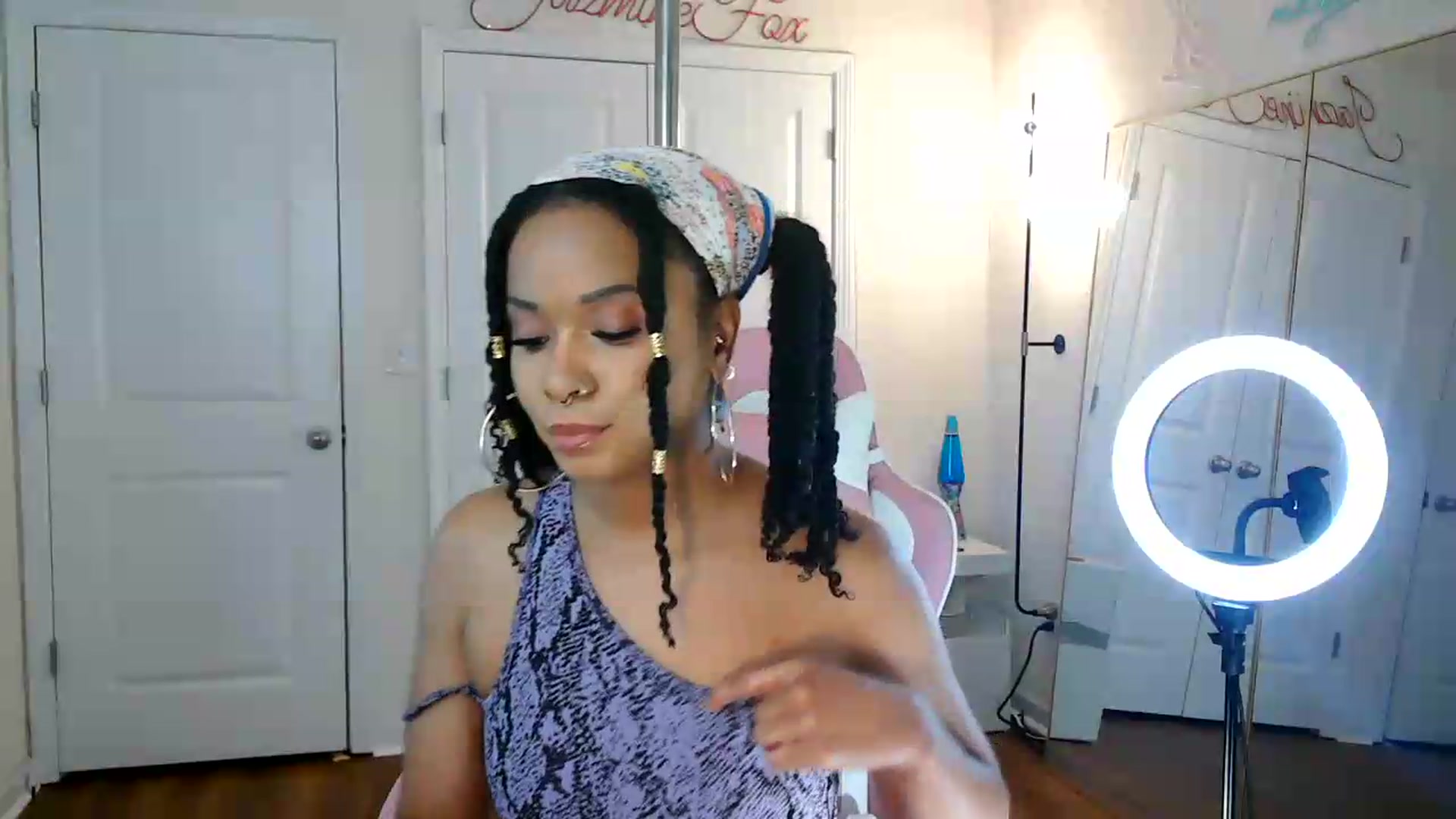 Gallery image thumbnail from Jazminefox's myfreecams stream on, 07/15/2026, 23:07 image 18 of 20