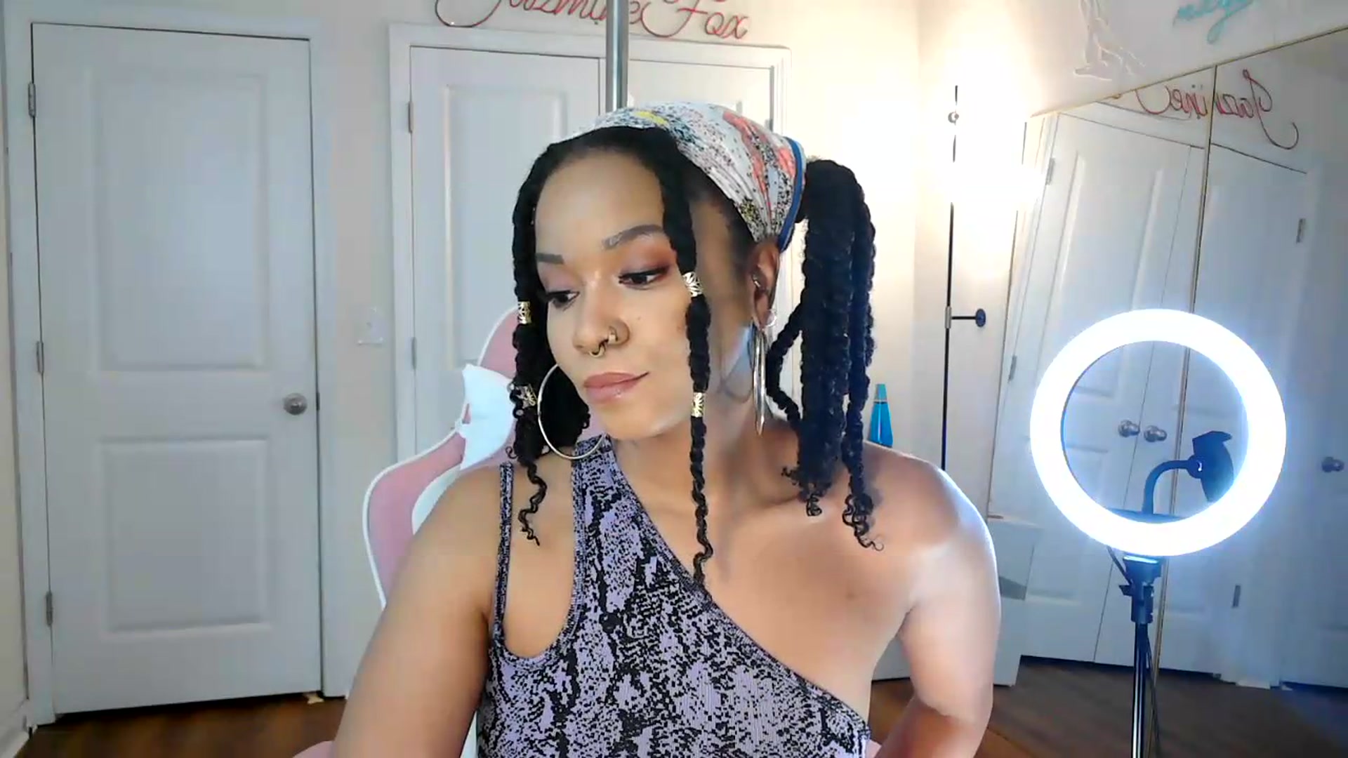Gallery image thumbnail from Jazminefox's myfreecams stream on, 07/15/2026, 23:07 image 19 of 20