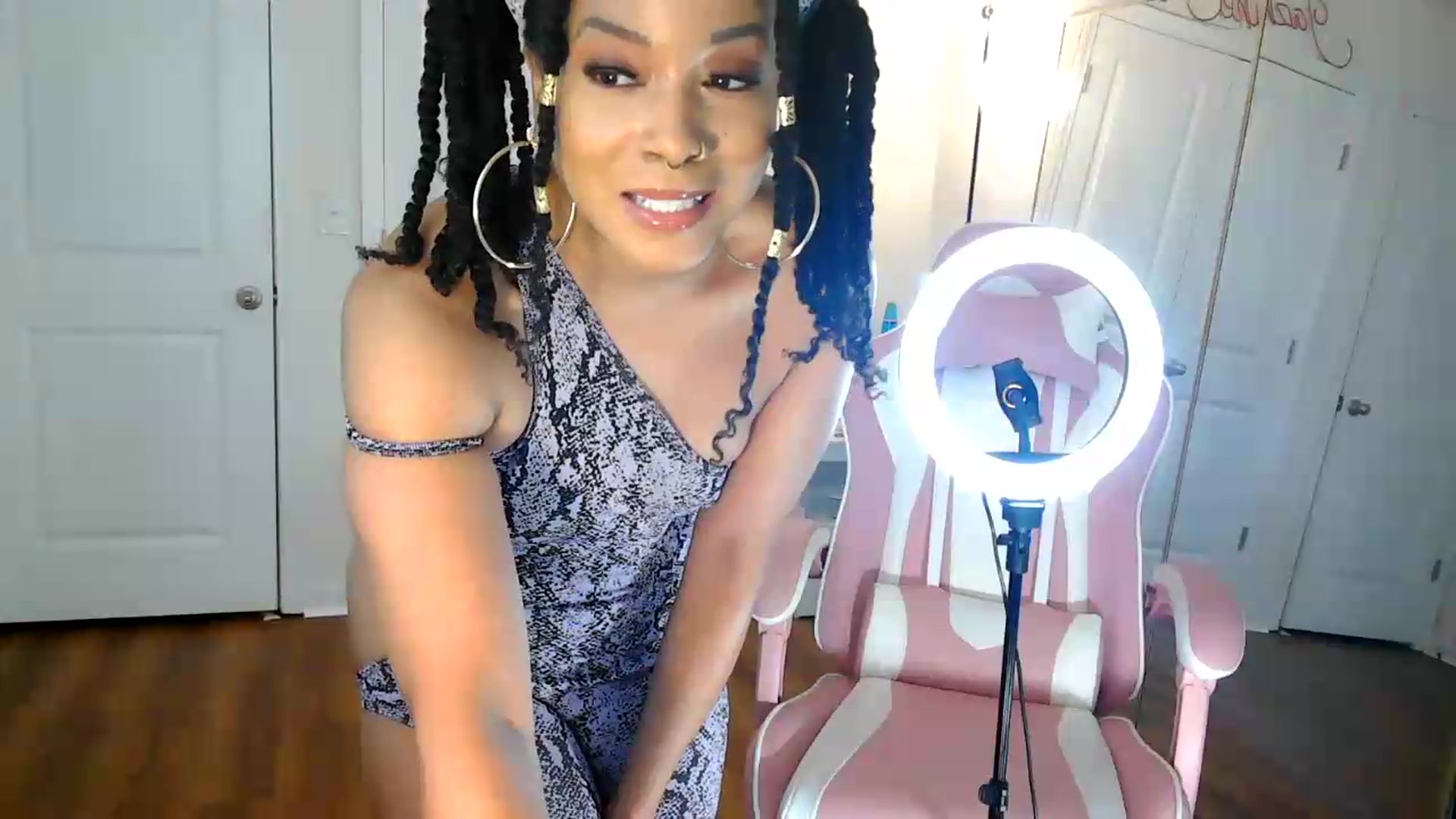 Gallery image thumbnail from Jazminefox's myfreecams stream on, 07/15/2026, 23:07 image 11 of 20