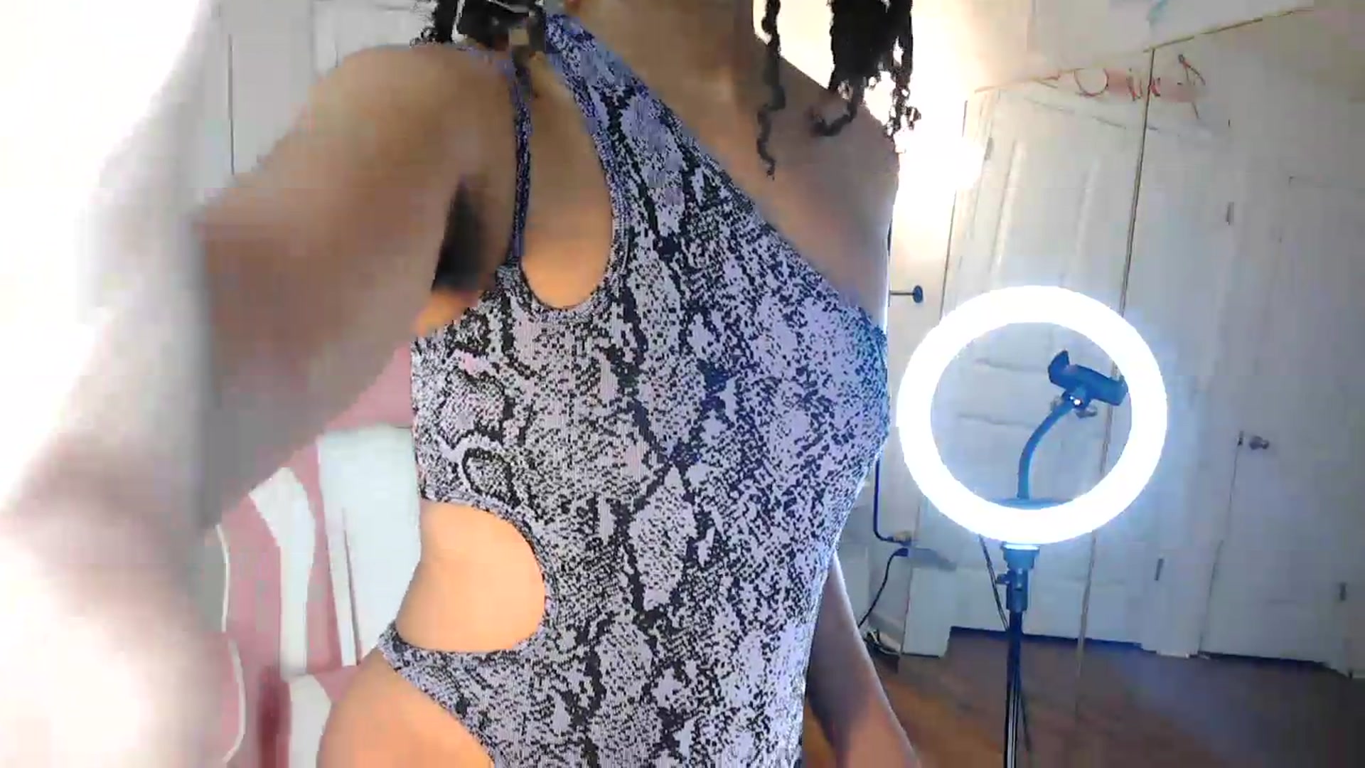 Gallery image thumbnail from Jazminefox's myfreecams stream on, 07/15/2026, 23:07 image 7 of 20