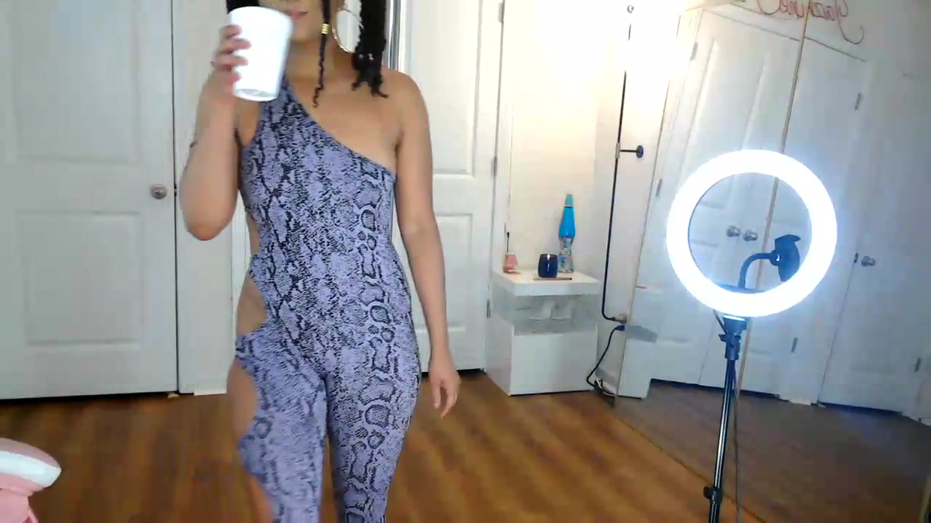 Gallery image thumbnail from Jazminefox's myfreecams stream on, 07/15/2026, 23:07 image 15 of 20