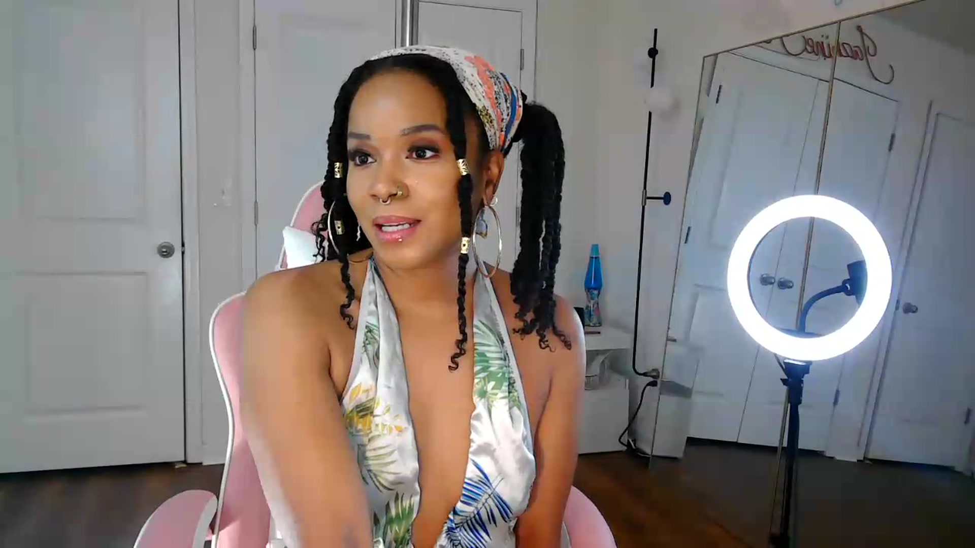 Gallery image thumbnail from Jazminefox's myfreecams stream on, 07/16/2026, 01:48 image 8 of 20