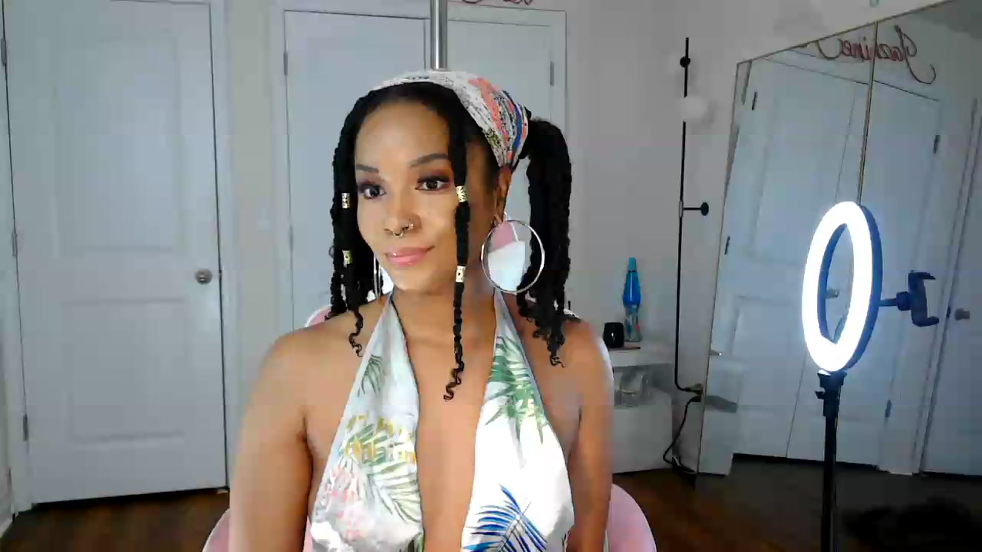 Gallery image thumbnail from Jazminefox's myfreecams stream on, 07/16/2026, 01:48 image 18 of 20