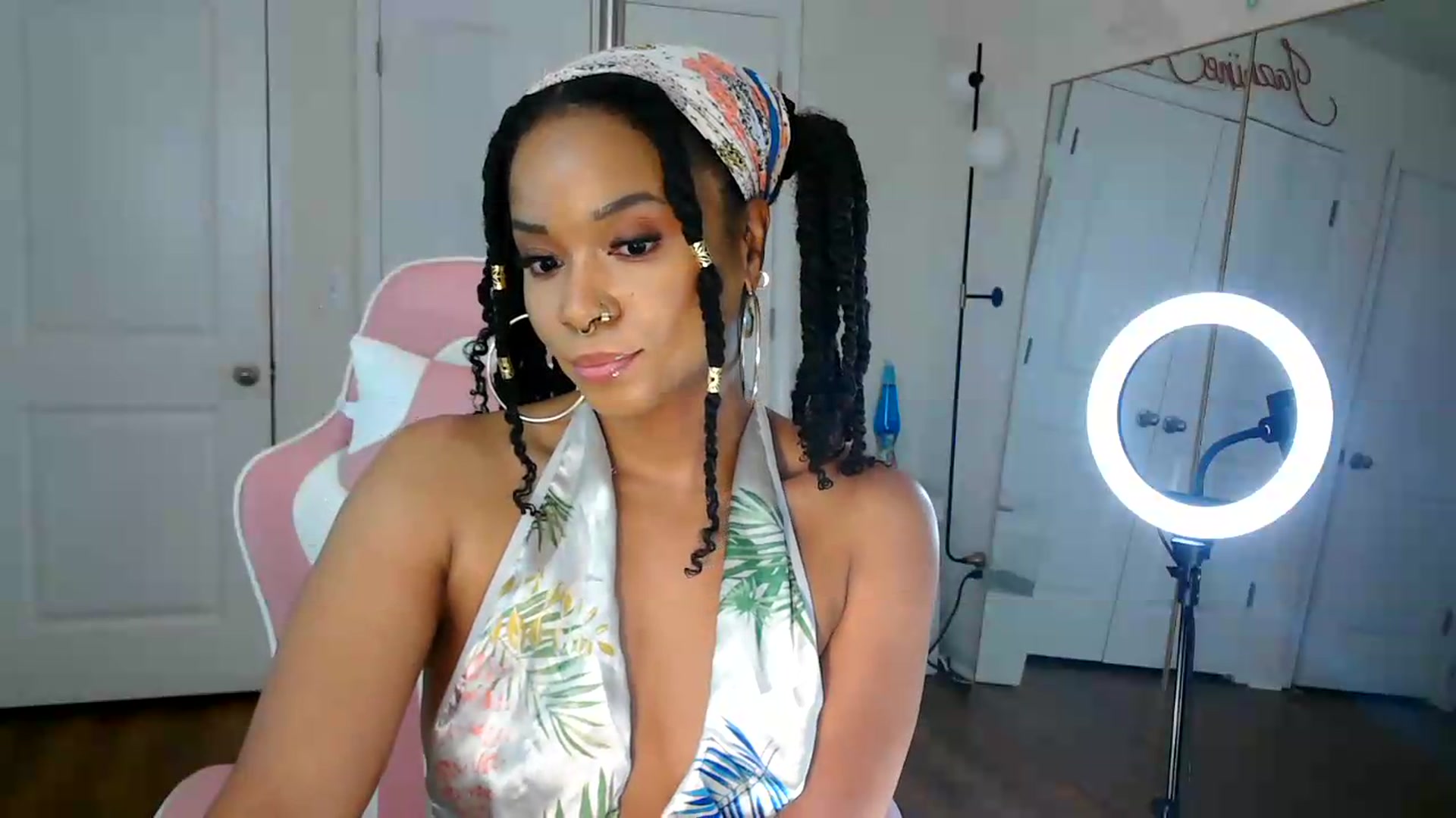 Gallery image thumbnail from Jazminefox's myfreecams stream on, 07/16/2026, 01:48 image 6 of 20