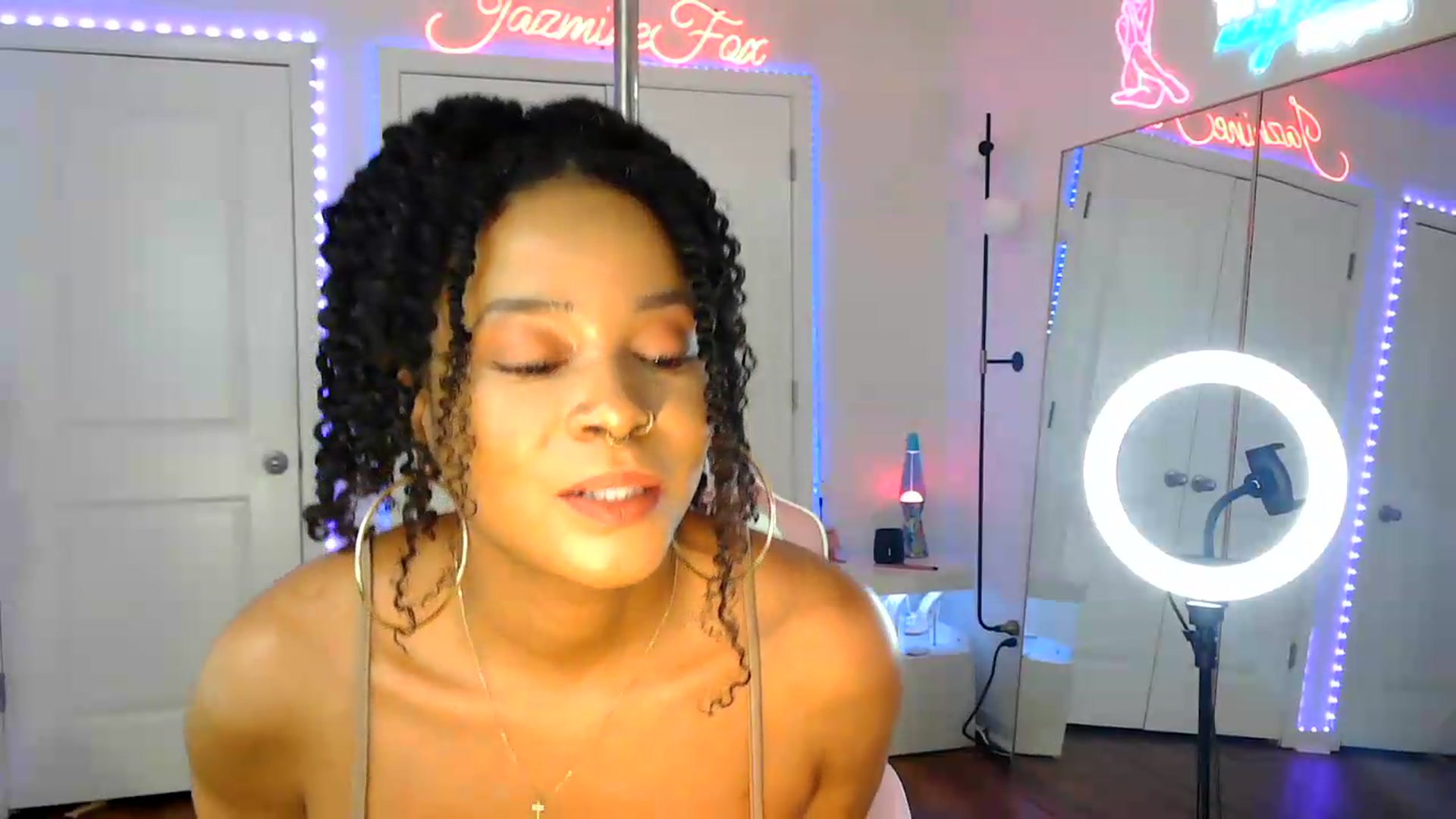 Gallery image thumbnail from Jazminefox's myfreecams stream on, 07/17/2026, 21:08 image 4 of 20