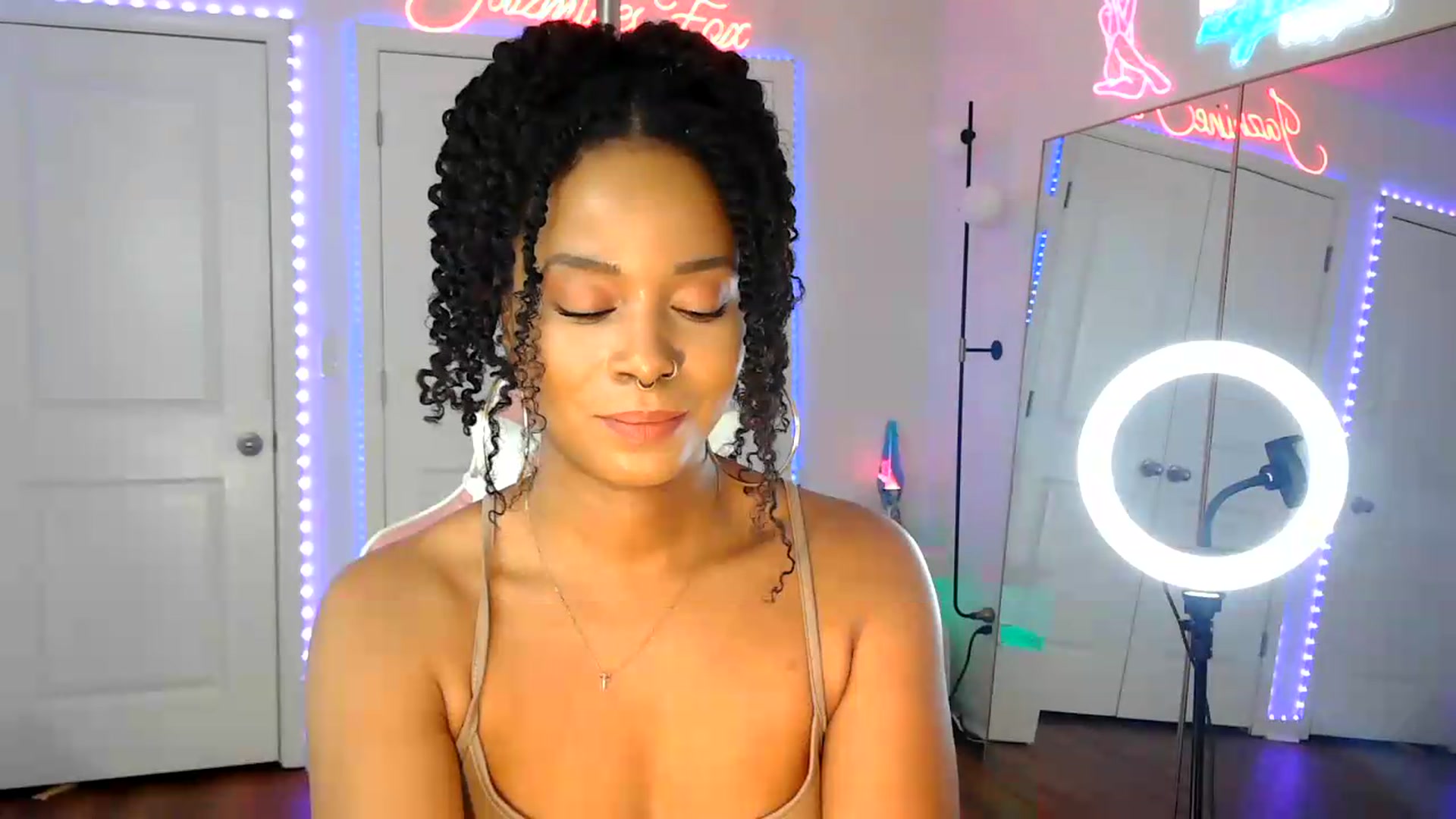 Gallery image thumbnail from Jazminefox's myfreecams stream on, 07/17/2026, 21:08 image 14 of 20