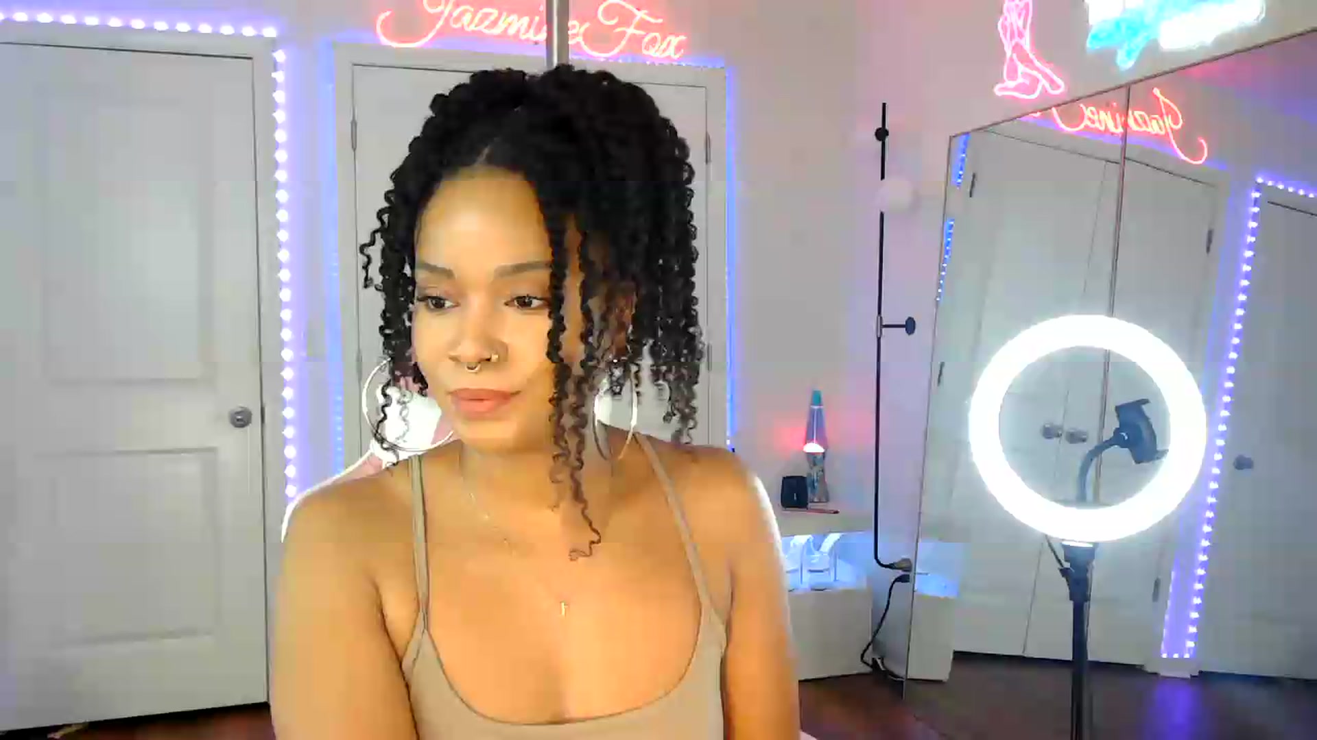 Gallery image thumbnail from Jazminefox's myfreecams stream on, 07/17/2026, 21:08 image 1 of 20