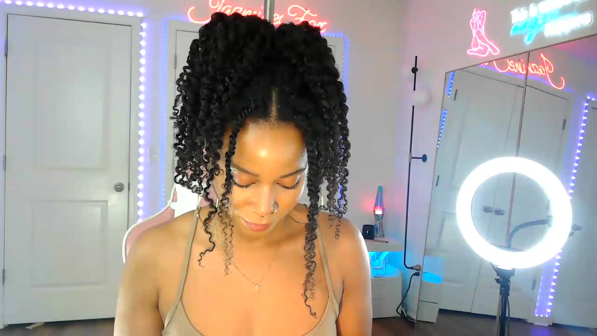 Gallery image thumbnail from Jazminefox's myfreecams stream on, 07/17/2026, 22:26 image 11 of 20