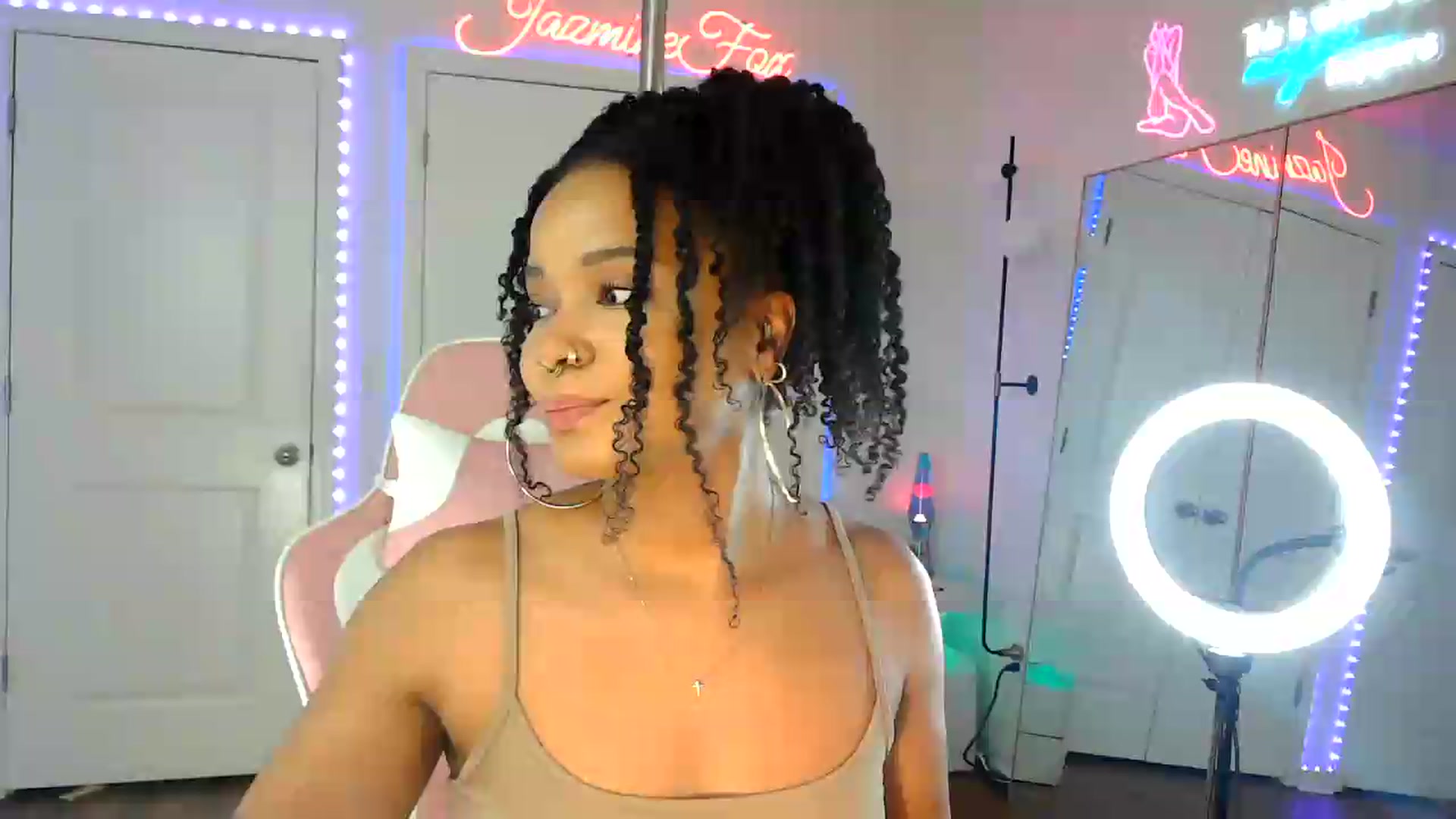 Gallery image thumbnail from Jazminefox's myfreecams stream on, 07/17/2026, 22:26 image 5 of 20