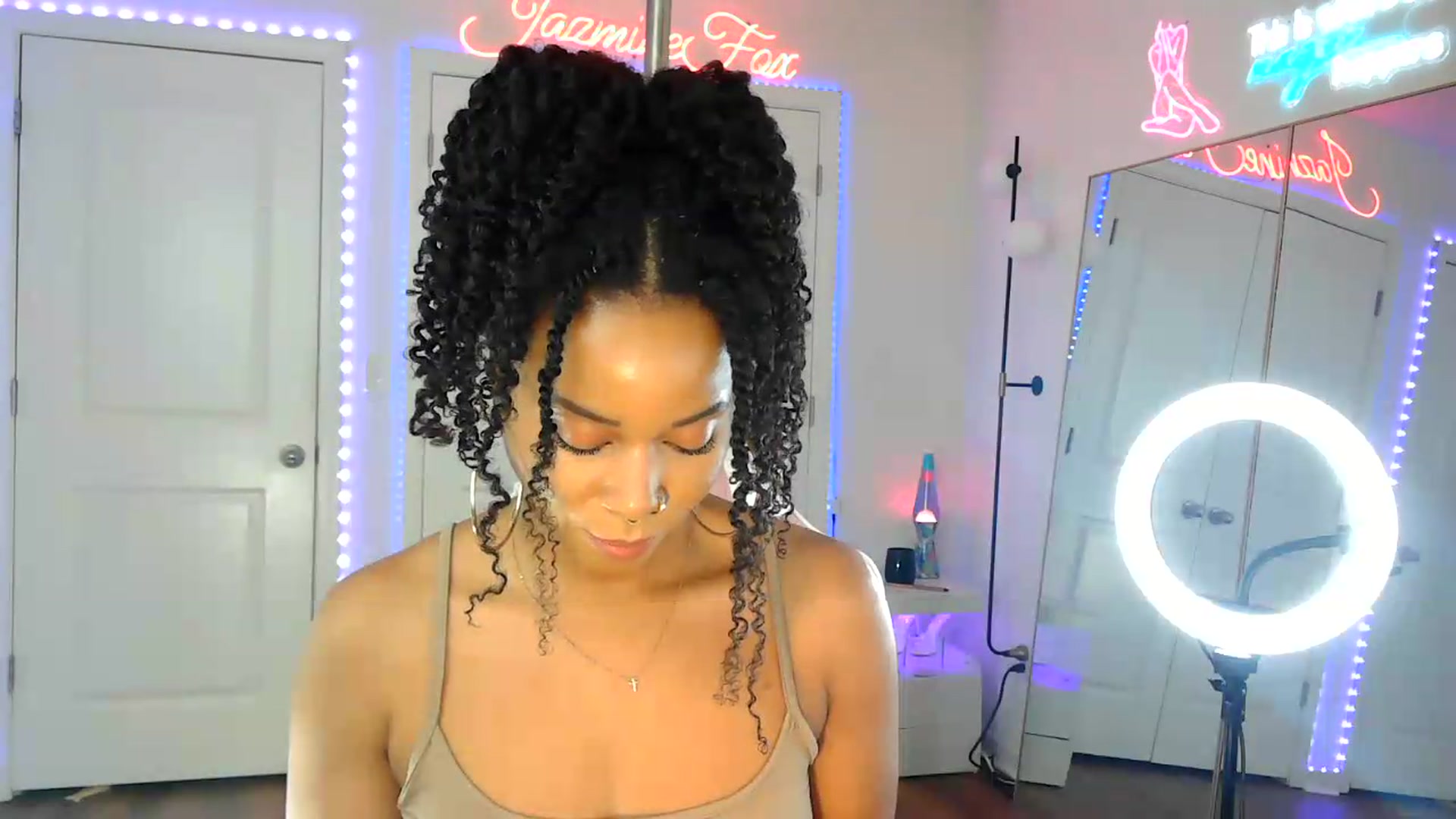 Gallery image thumbnail from Jazminefox's myfreecams stream on, 07/17/2026, 22:26 image 16 of 20