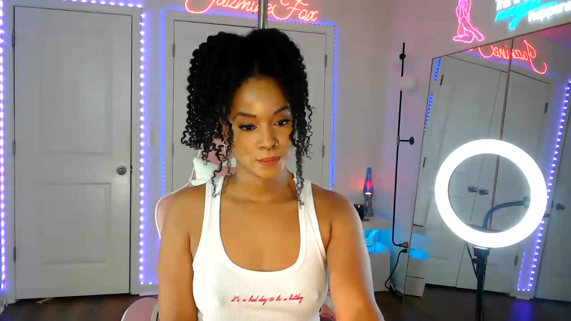 Gallery image thumbnail from Jazminefox's myfreecams stream on, 07/18/2026, 20:32 image 16 of 20