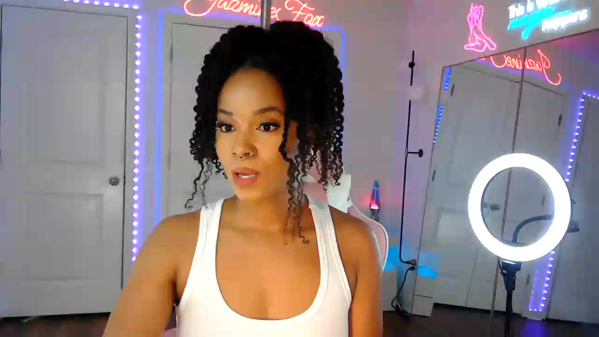 Gallery image thumbnail from Jazminefox's myfreecams stream on, 07/18/2026, 20:32 image 1 of 20