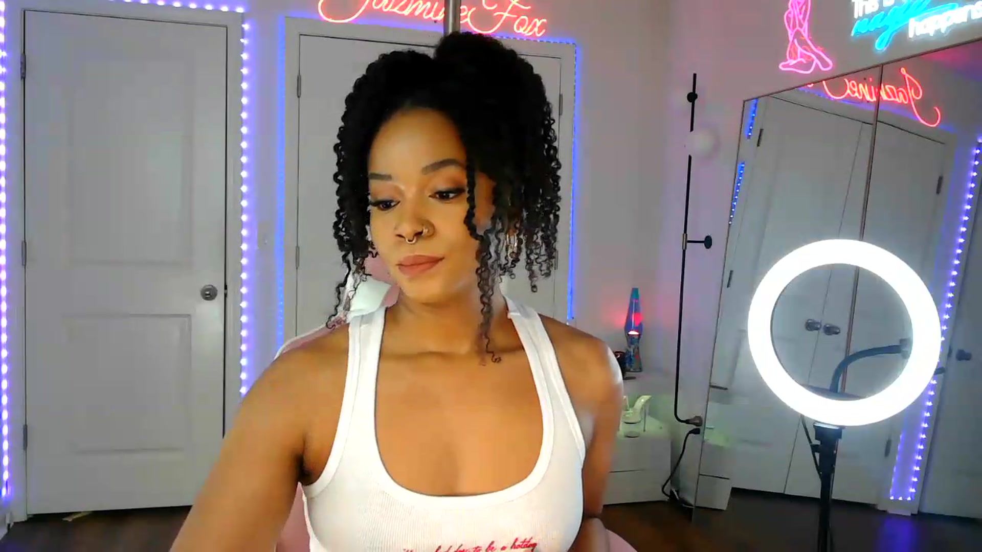 Gallery image thumbnail from Jazminefox's myfreecams stream on, 07/18/2026, 20:32 image 17 of 20