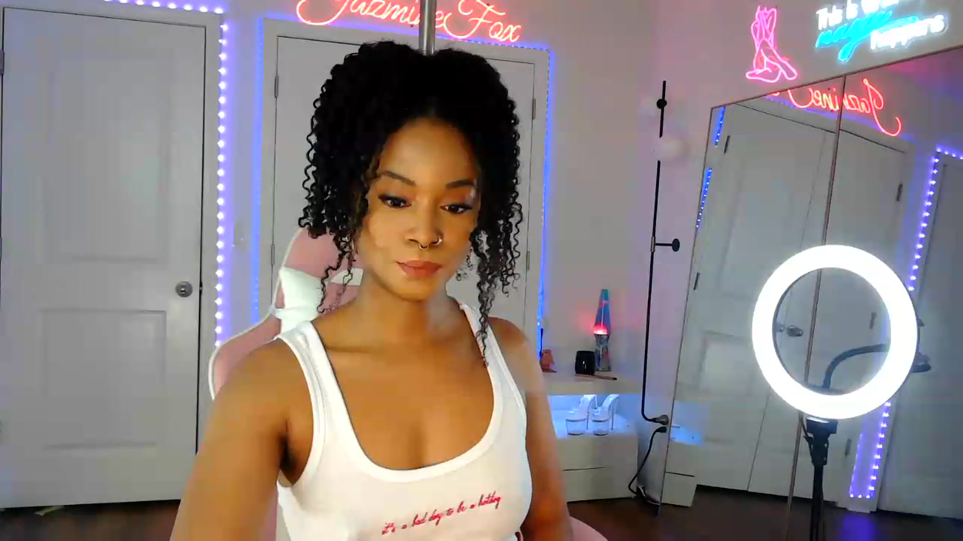 Gallery image thumbnail from Jazminefox's myfreecams stream on, 07/18/2026, 20:32 image 4 of 20