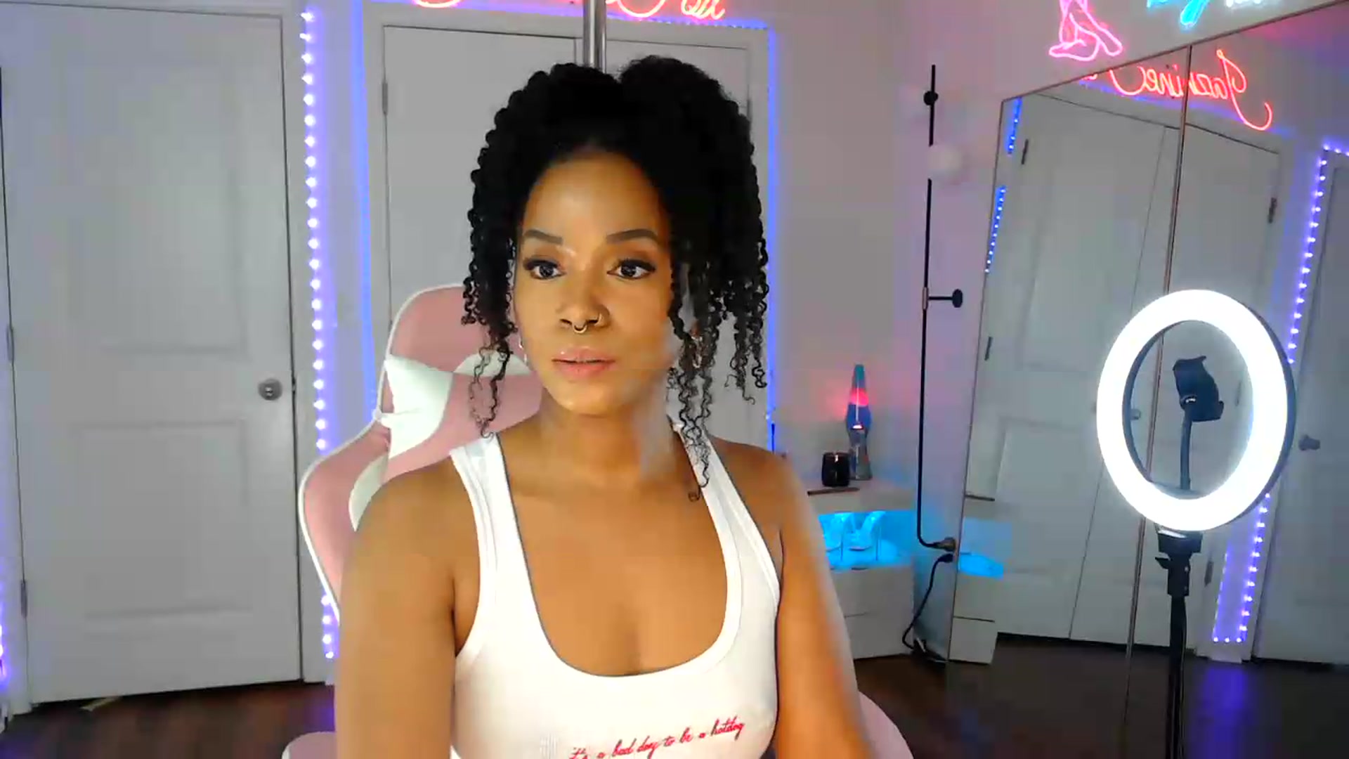 Gallery image thumbnail from Jazminefox's myfreecams stream on, 07/19/2026, 24:13 image 19 of 20