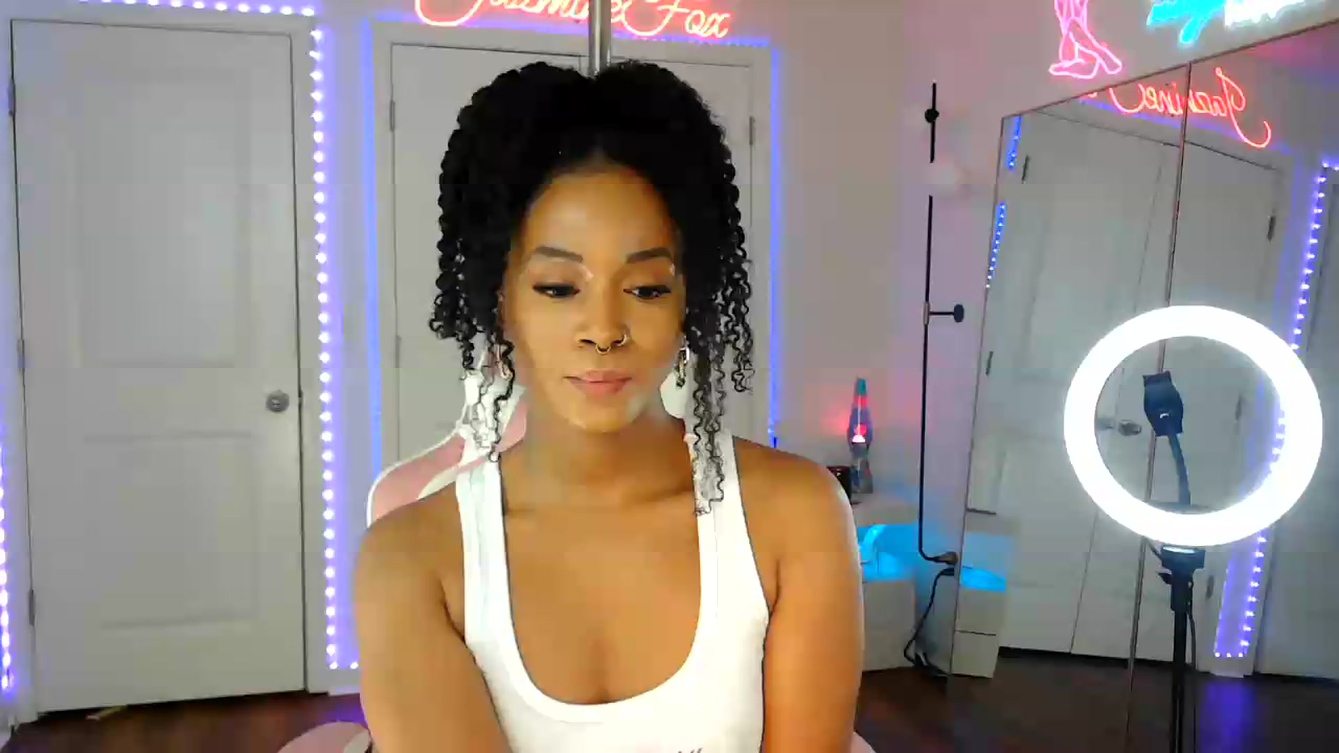 Gallery image thumbnail from Jazminefox's myfreecams stream on, 07/19/2026, 24:13 image 7 of 20