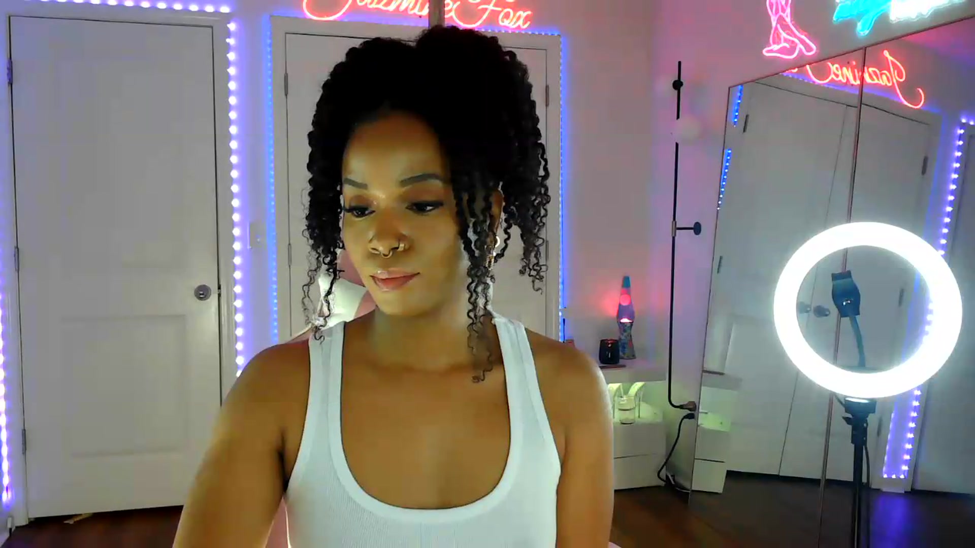 Gallery image thumbnail from Jazminefox's myfreecams stream on, 07/19/2026, 24:13 image 4 of 20