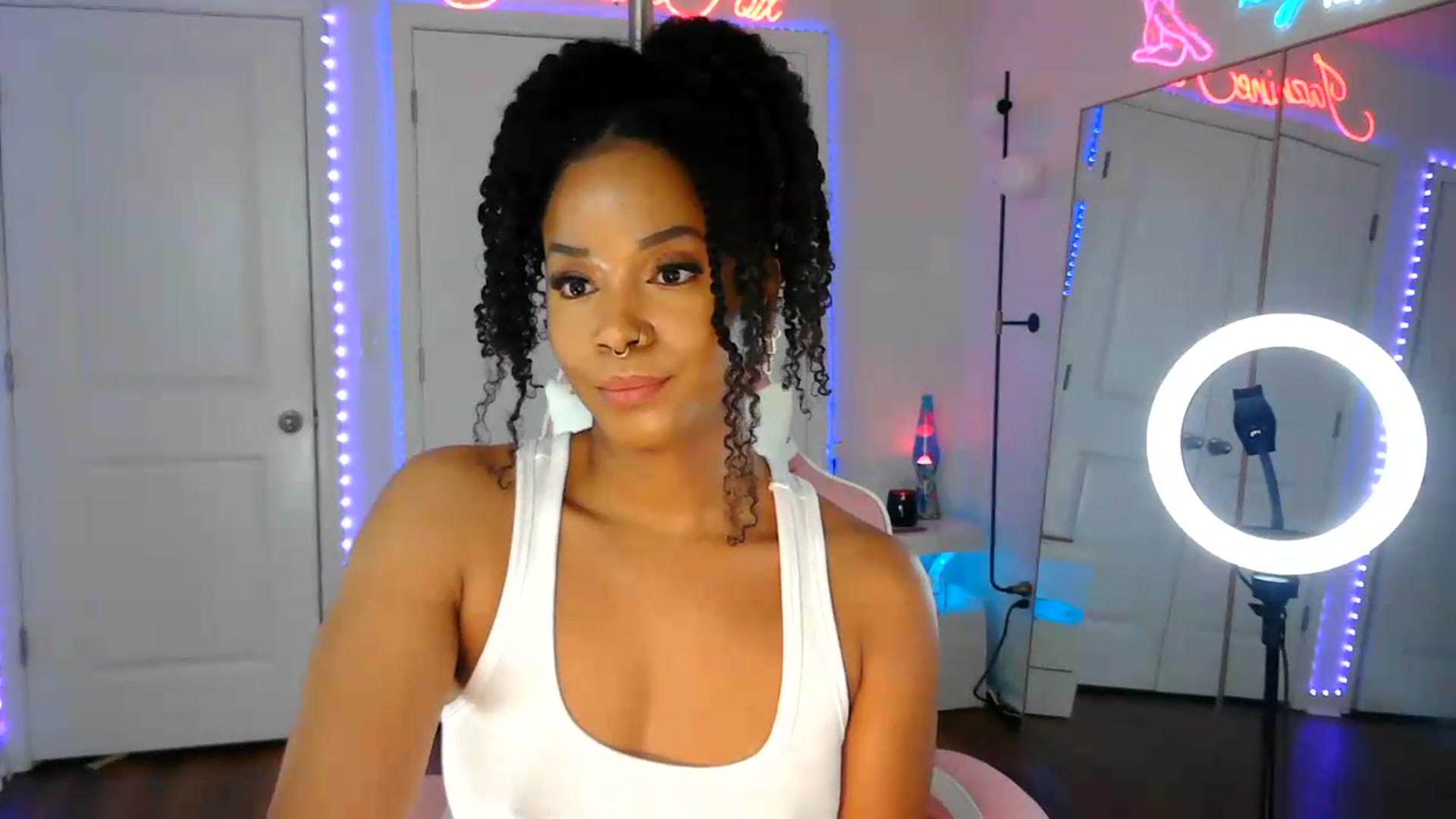 Gallery image thumbnail from Jazminefox's myfreecams stream on, 07/19/2026, 24:13 image 12 of 20