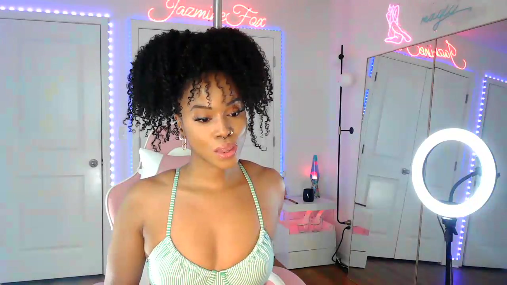 Gallery image thumbnail from Jazminefox's myfreecams stream on, 07/22/2026, 22:09 image 19 of 20
