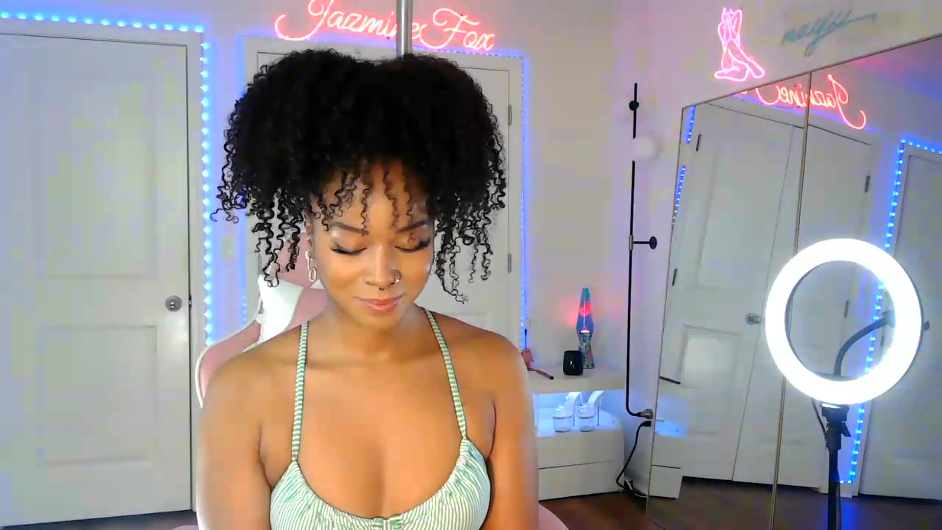 Gallery image thumbnail from Jazminefox's myfreecams stream on, 07/22/2026, 22:09 image 15 of 20