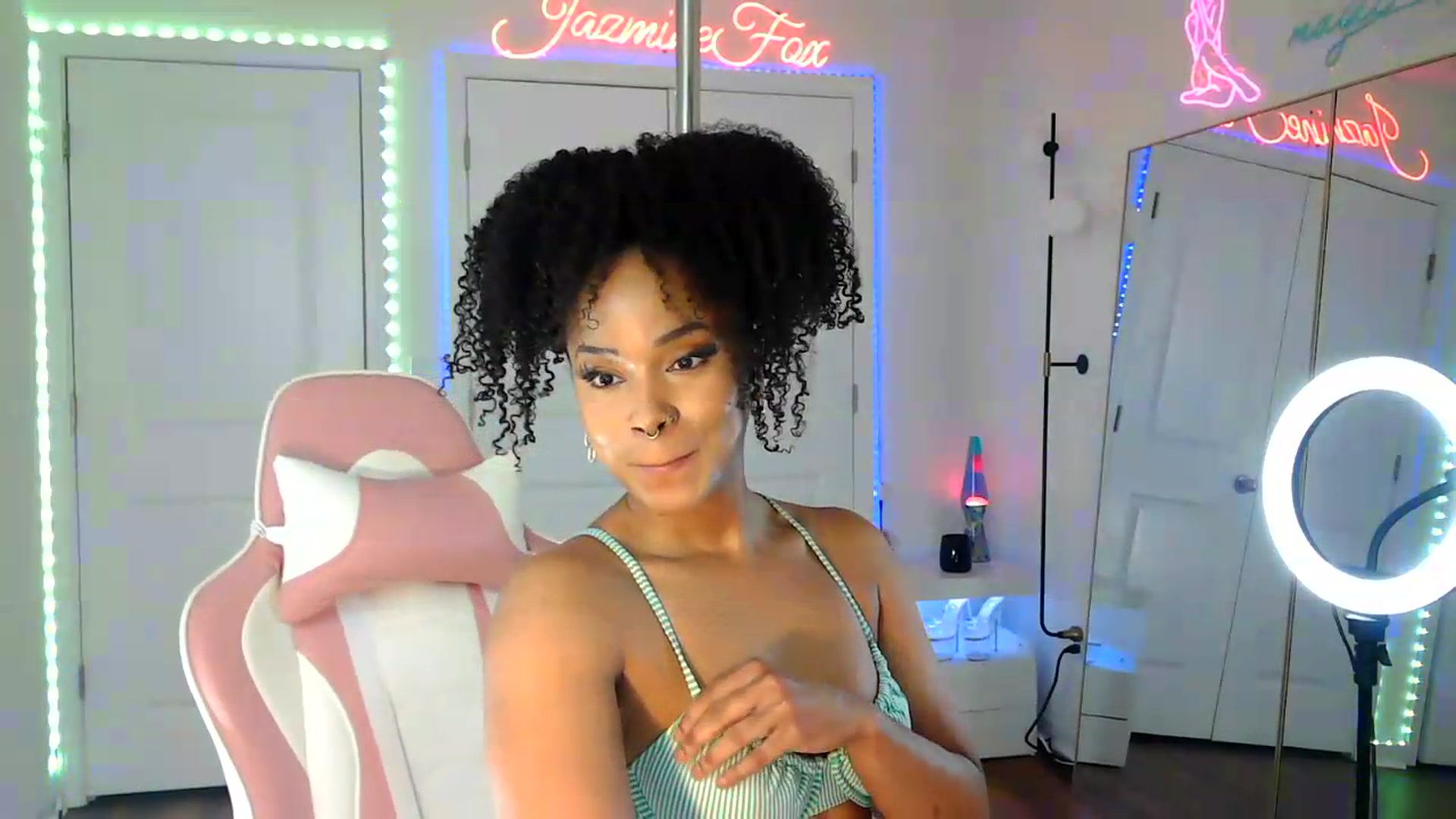 Gallery image thumbnail from Jazminefox's myfreecams stream on, 07/22/2026, 23:36 image 20 of 20
