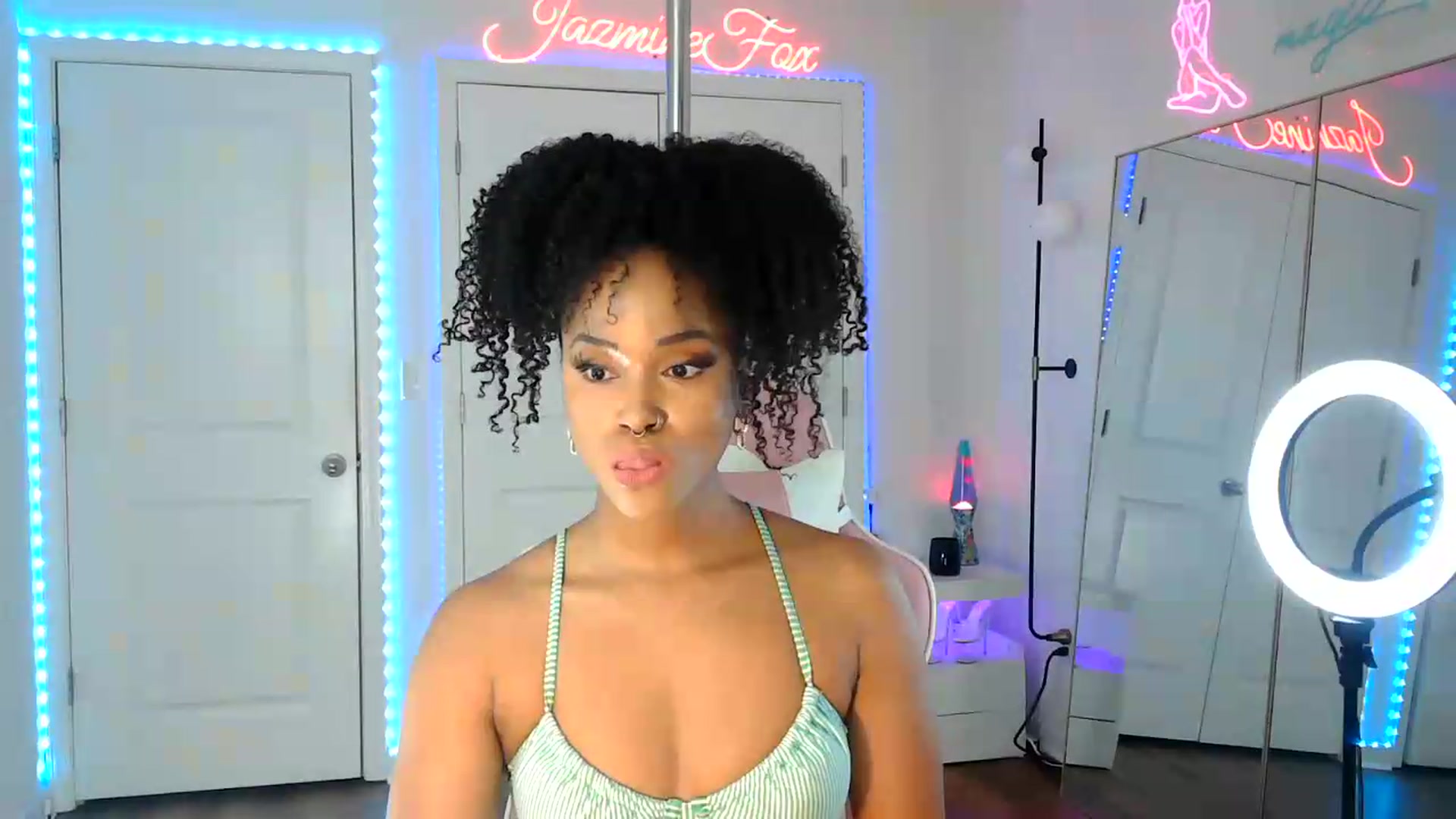 Gallery image thumbnail from Jazminefox's myfreecams stream on, 07/22/2026, 23:36 image 19 of 20