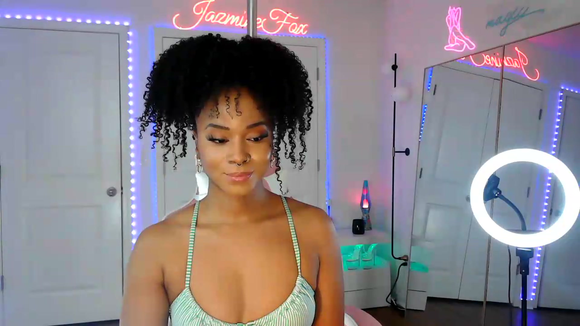 Gallery image thumbnail from Jazminefox's myfreecams stream on, 07/23/2026, 03:05 image 5 of 20