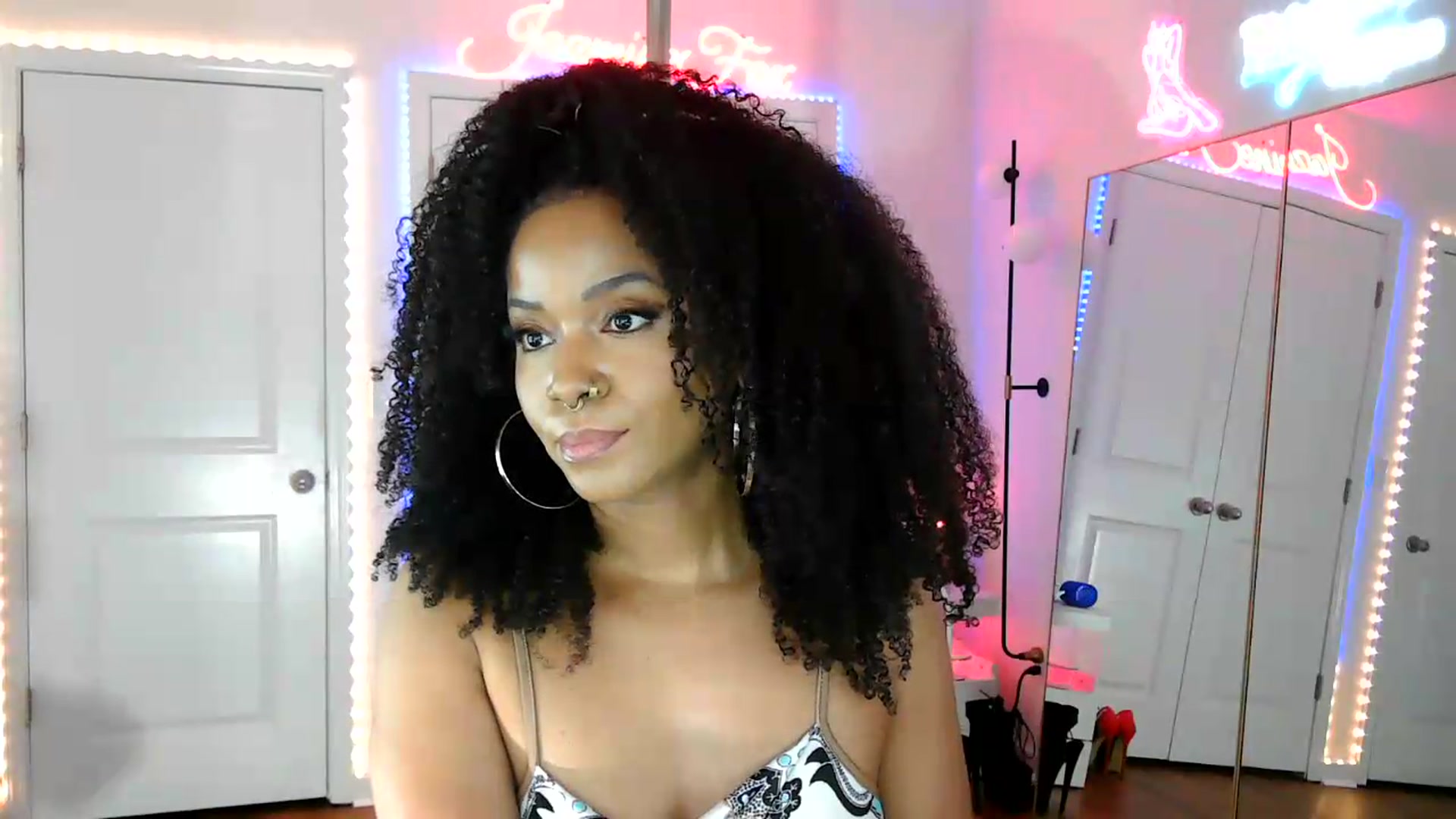 Gallery image thumbnail from Jazminefox's myfreecams stream on, 07/29/2026, 20:22 image 18 of 20