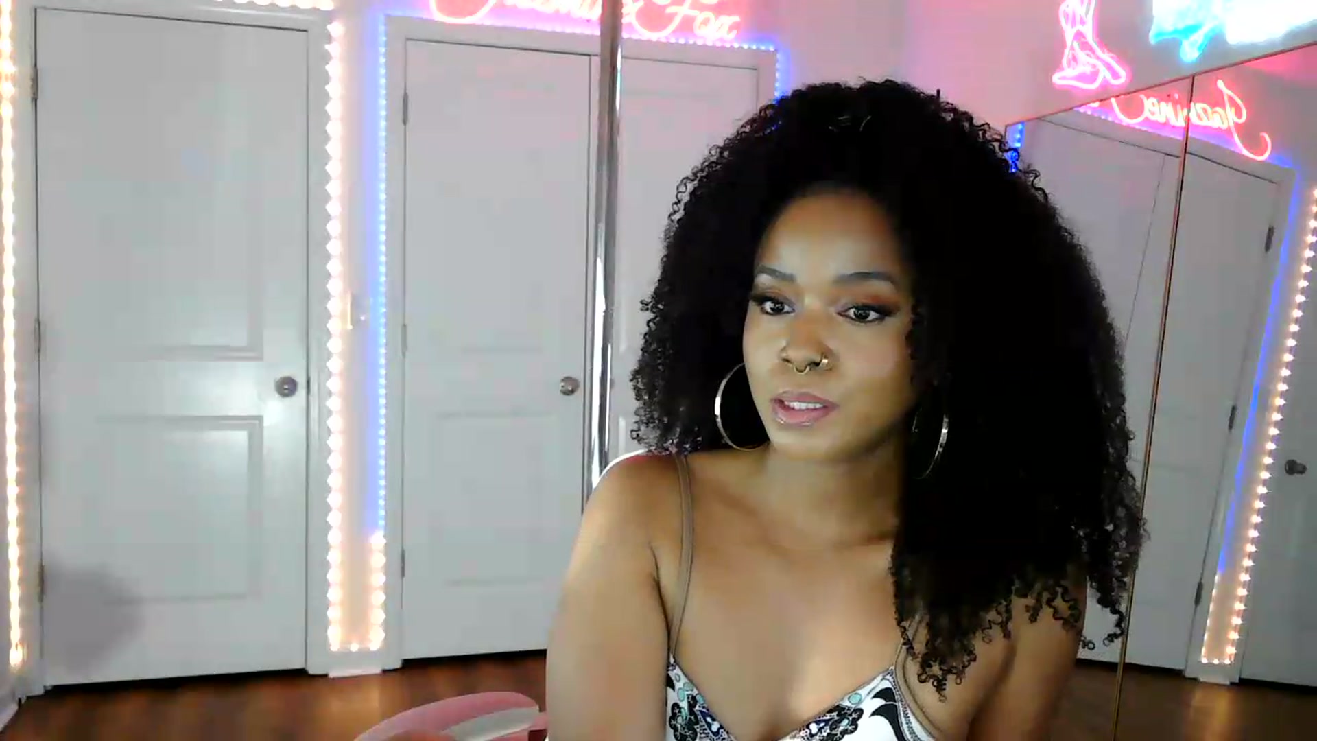 Gallery image thumbnail from Jazminefox's myfreecams stream on, 07/29/2026, 20:22 image 14 of 20