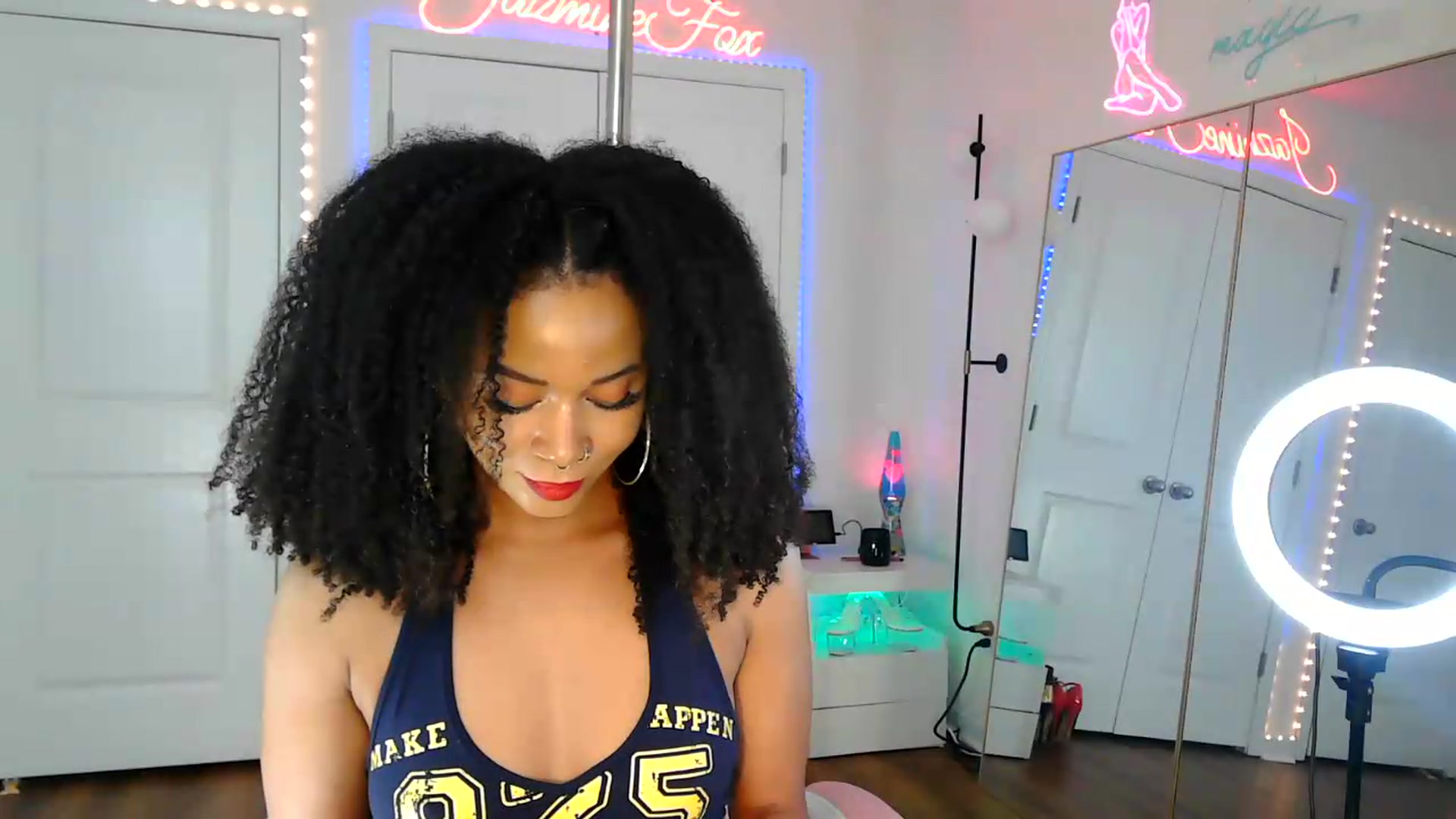 Gallery image thumbnail from Jazminefox's myfreecams stream on, 07/31/2026, 24:21 image 17 of 20