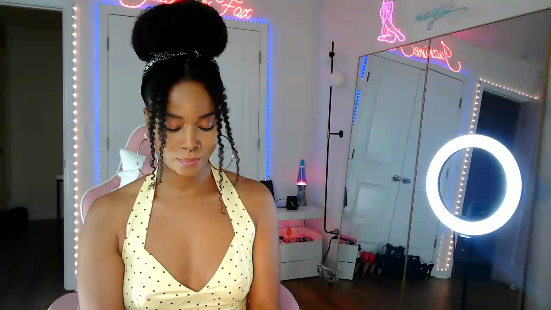 Gallery image thumbnail from Jazminefox's myfreecams stream on, 08/03/2026, 18:02 image 9 of 20